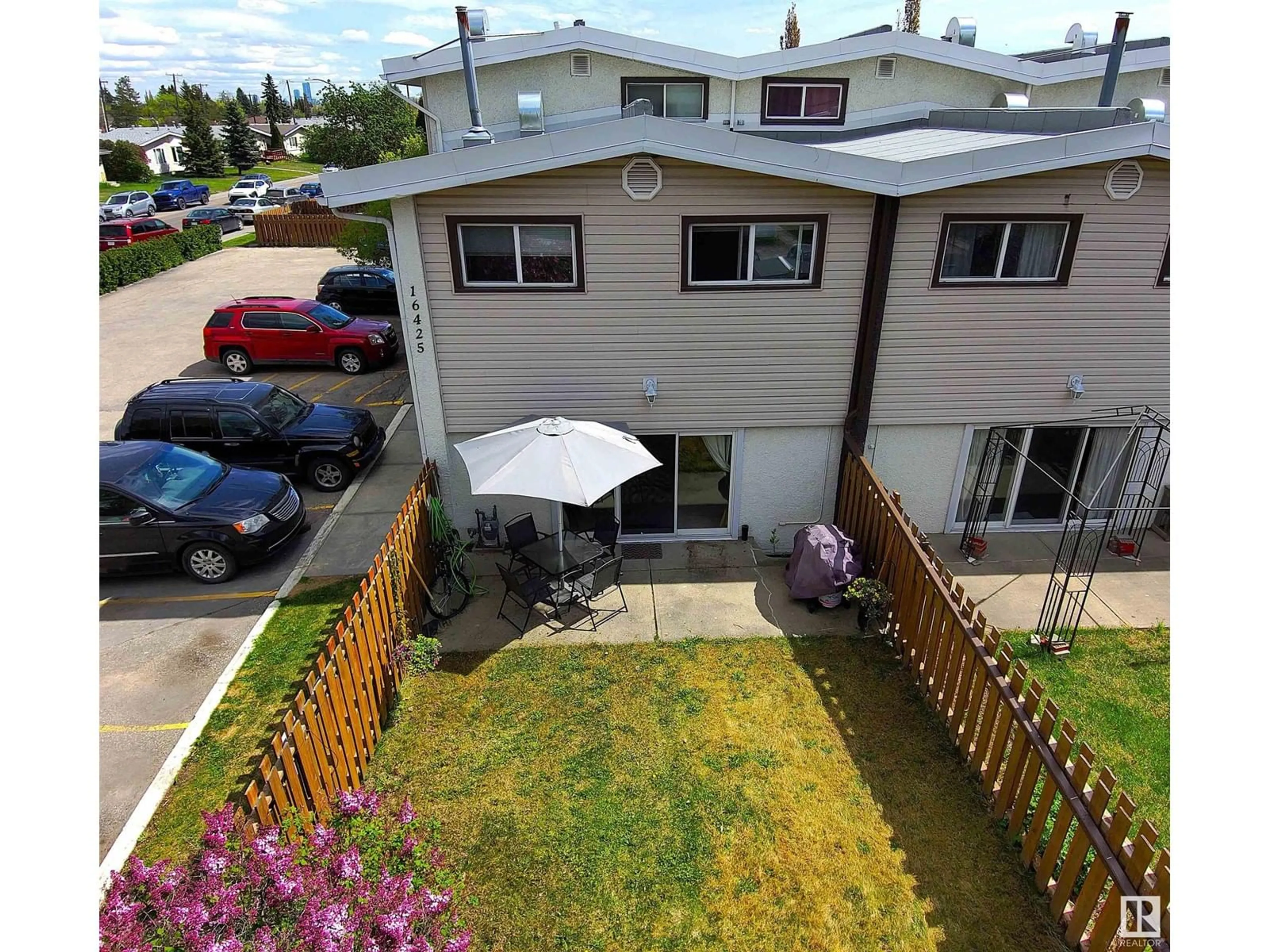 A pic from outside/outdoor area/front of a property/back of a property/a pic from drone, street for B - 16425 89 AV, Edmonton Alberta T5R4S1