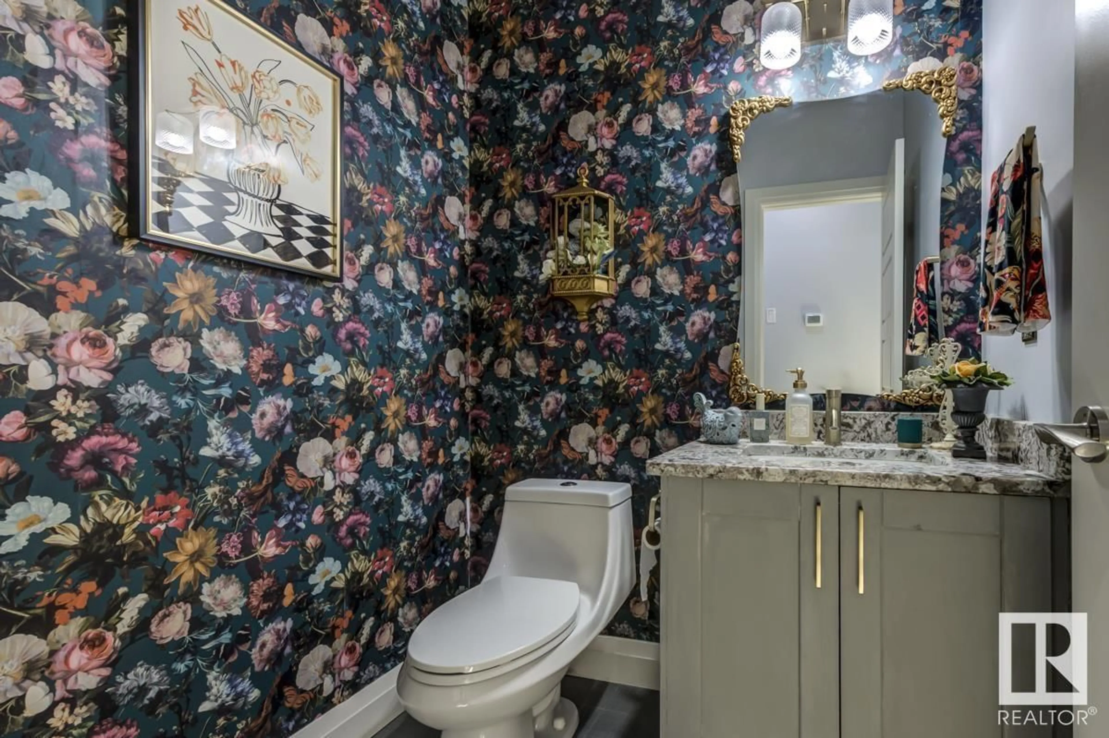 Standard bathroom, unknown for 1216 FOXWOOD CR, Sherwood Park Alberta T8A4T9