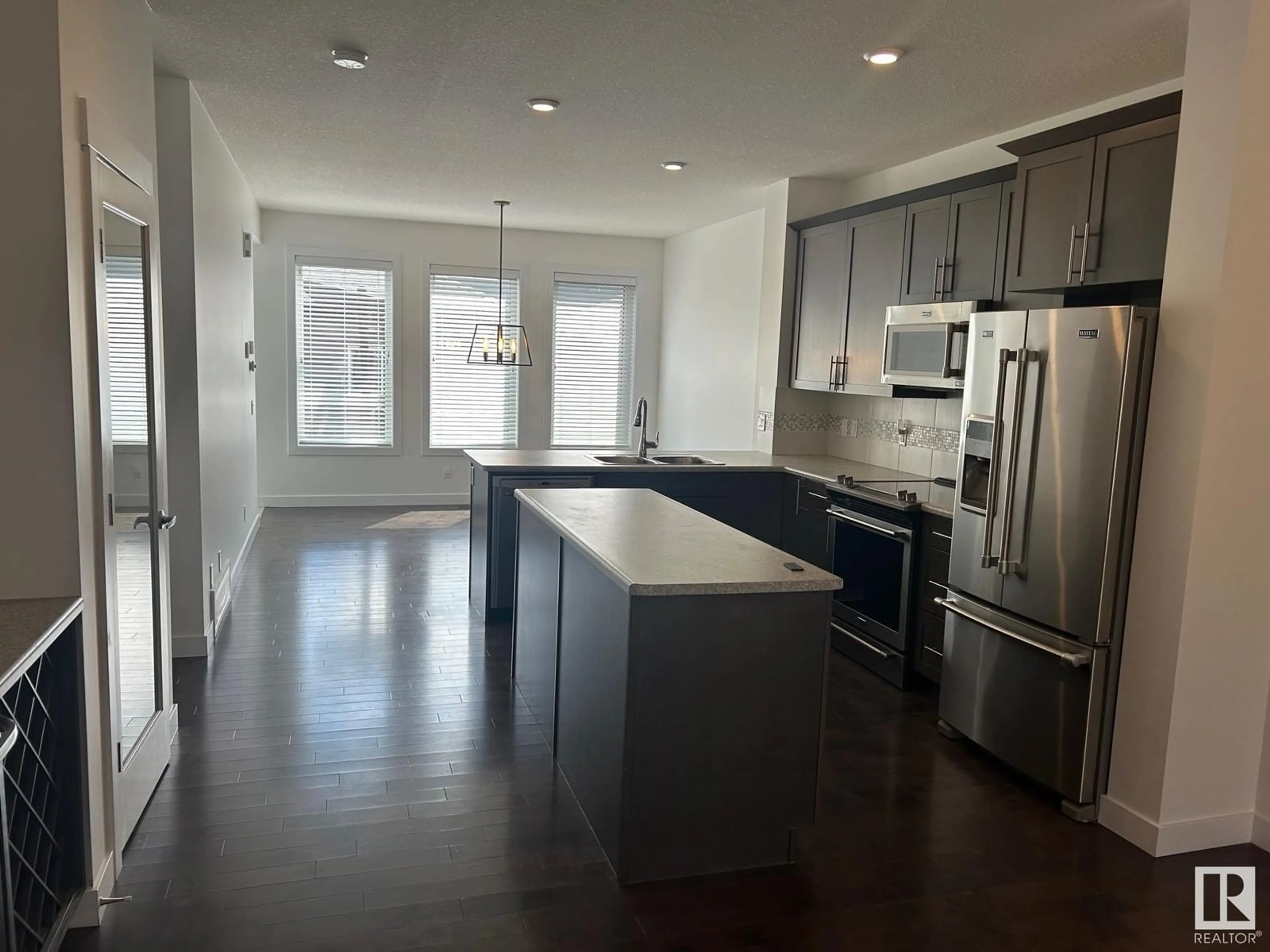 Open concept kitchen, unknown for 526 ORCHARDS BV, Edmonton Alberta T6X2B7