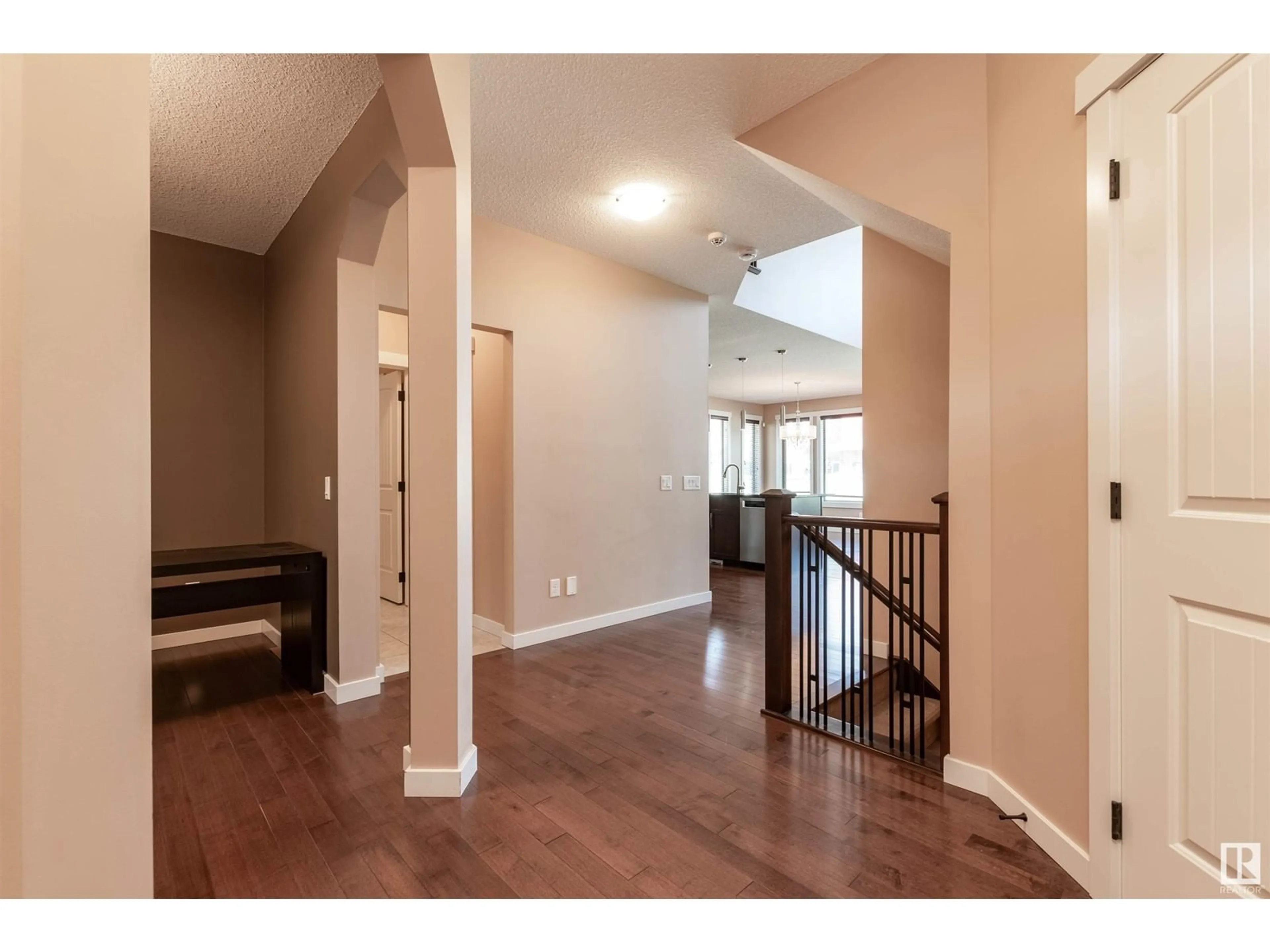Indoor entryway for 4450 CRABAPPLE LANDING LD, Edmonton Alberta T6X0Y6