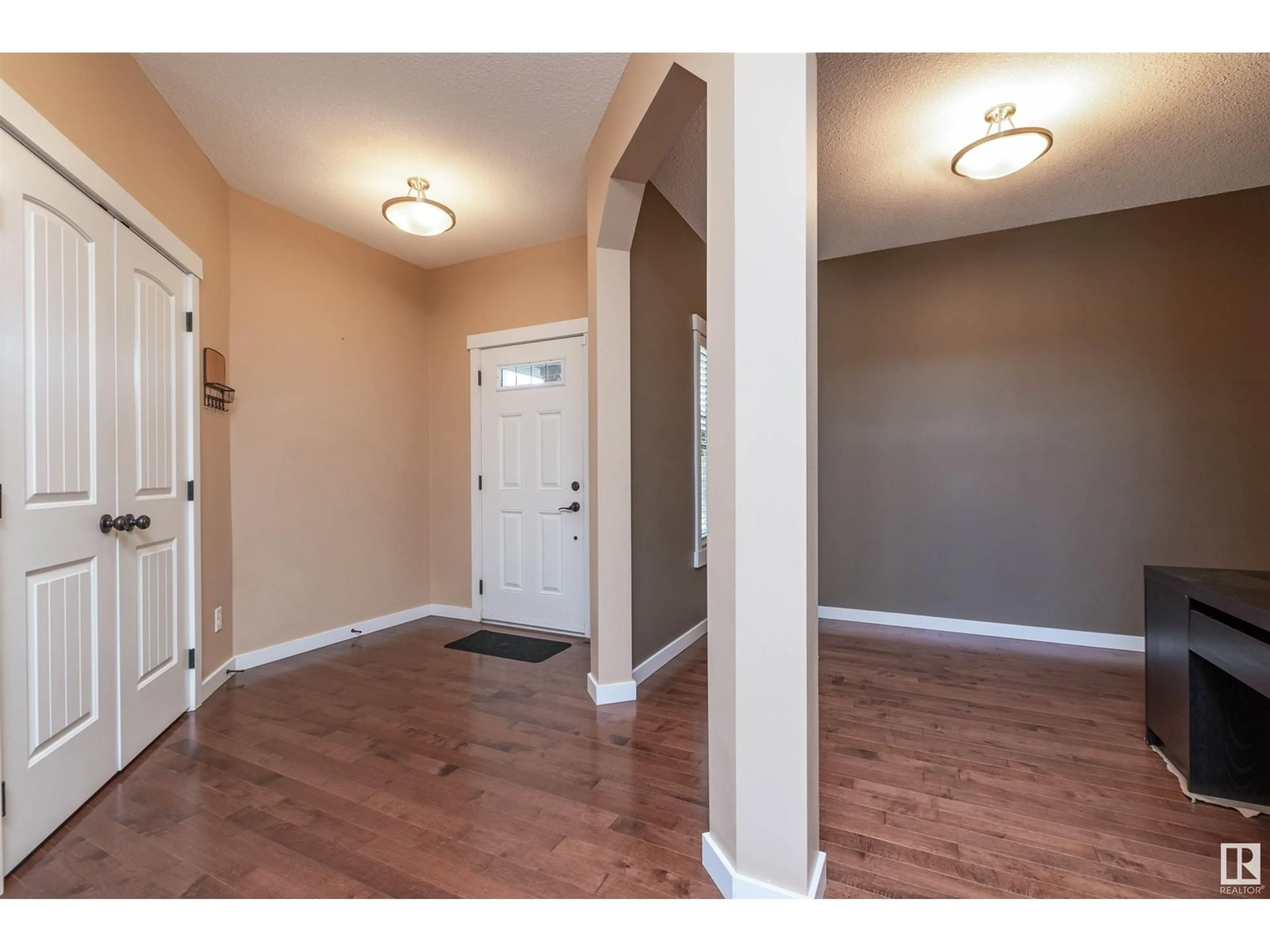 Indoor entryway for 4450 CRABAPPLE LANDING LD, Edmonton Alberta T6X0Y6
