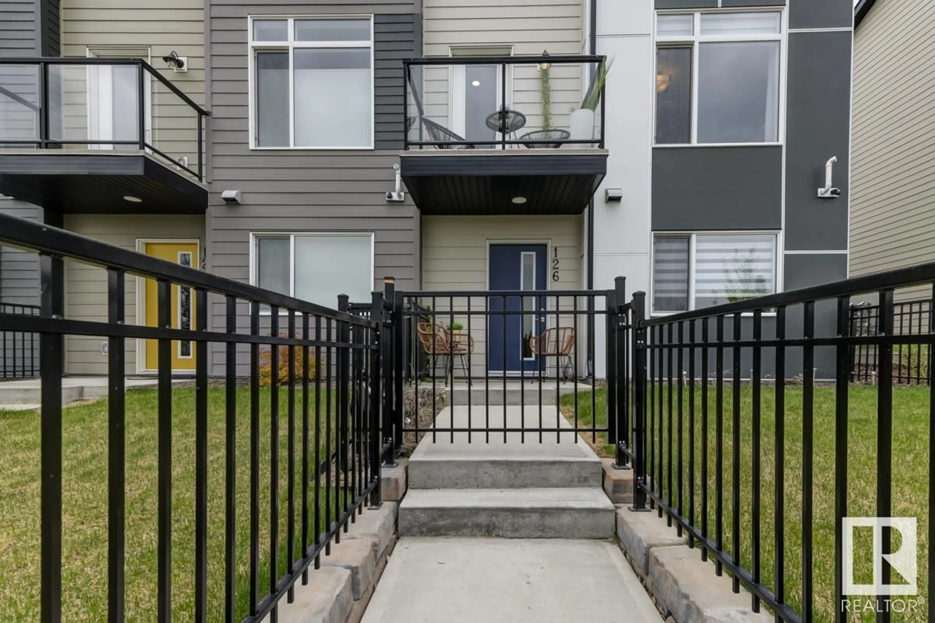Patio, street for 804 - 126 WELSH DR, Edmonton Alberta T6X1Y8