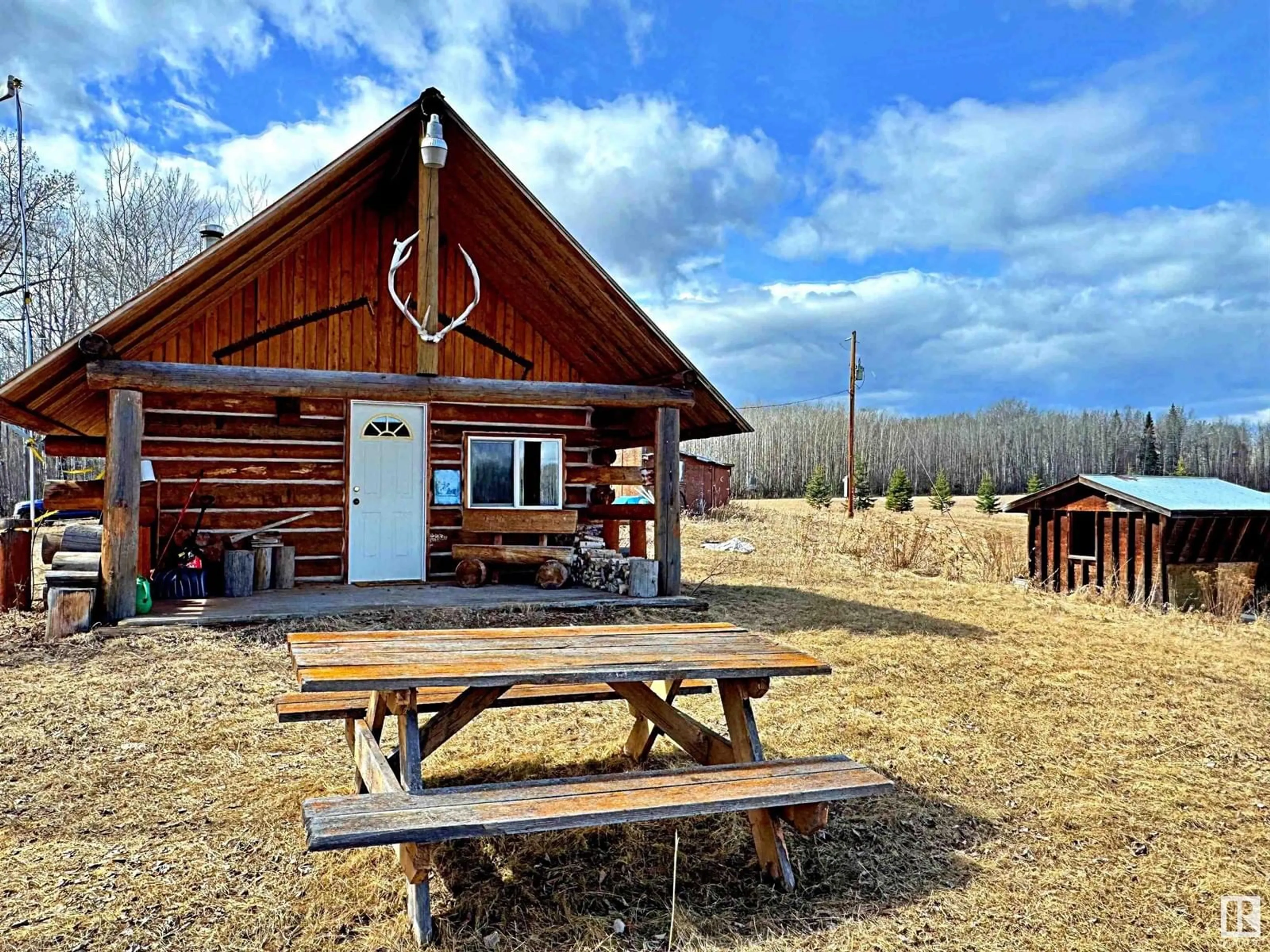 Patio, building for 65005 RGE ROAD 44, Rural Woodlands County Alberta T0G1A0