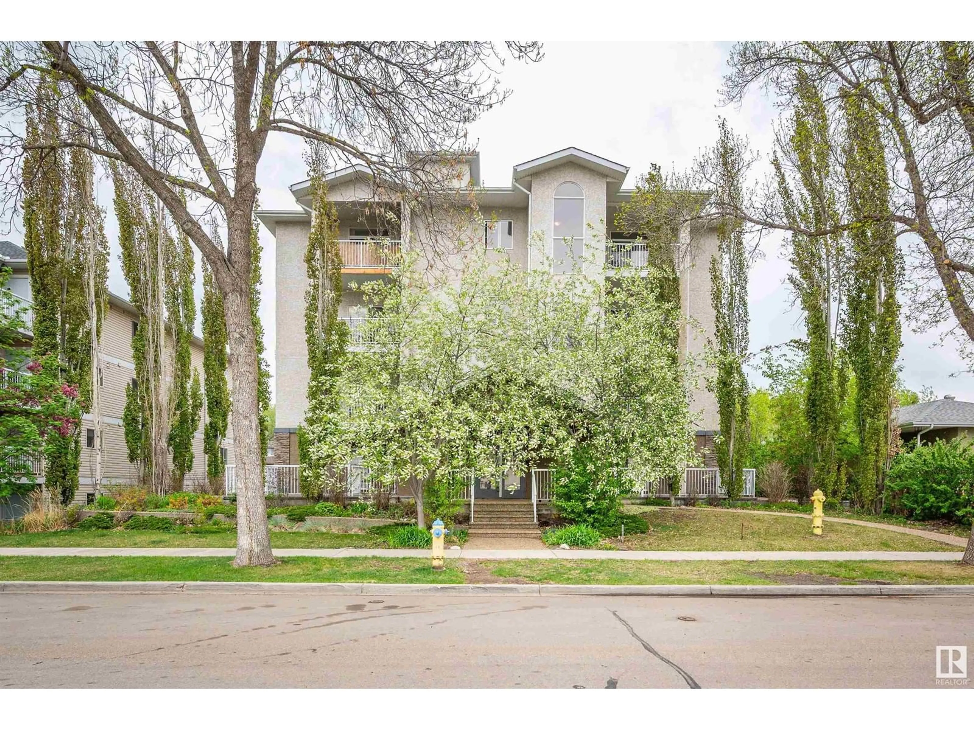Unknown for 204 - 10524 77 AV, Edmonton Alberta T6E1N1