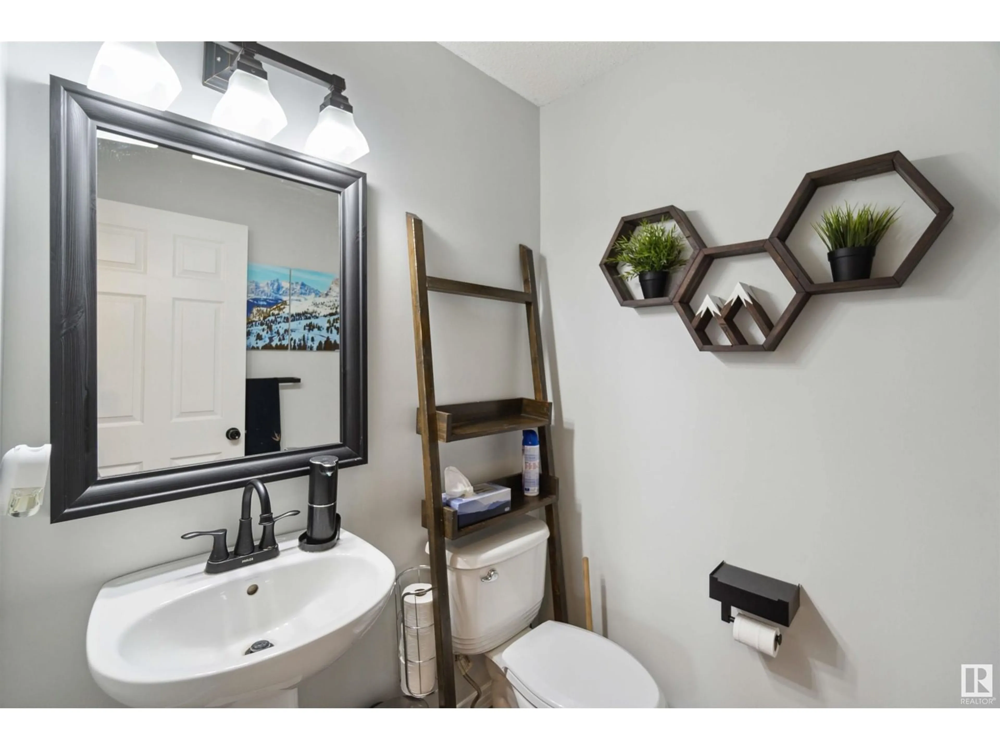 Contemporary bathroom, ceramic/tile floor for 219 AVENA CI, Leduc Alberta T9E0L8