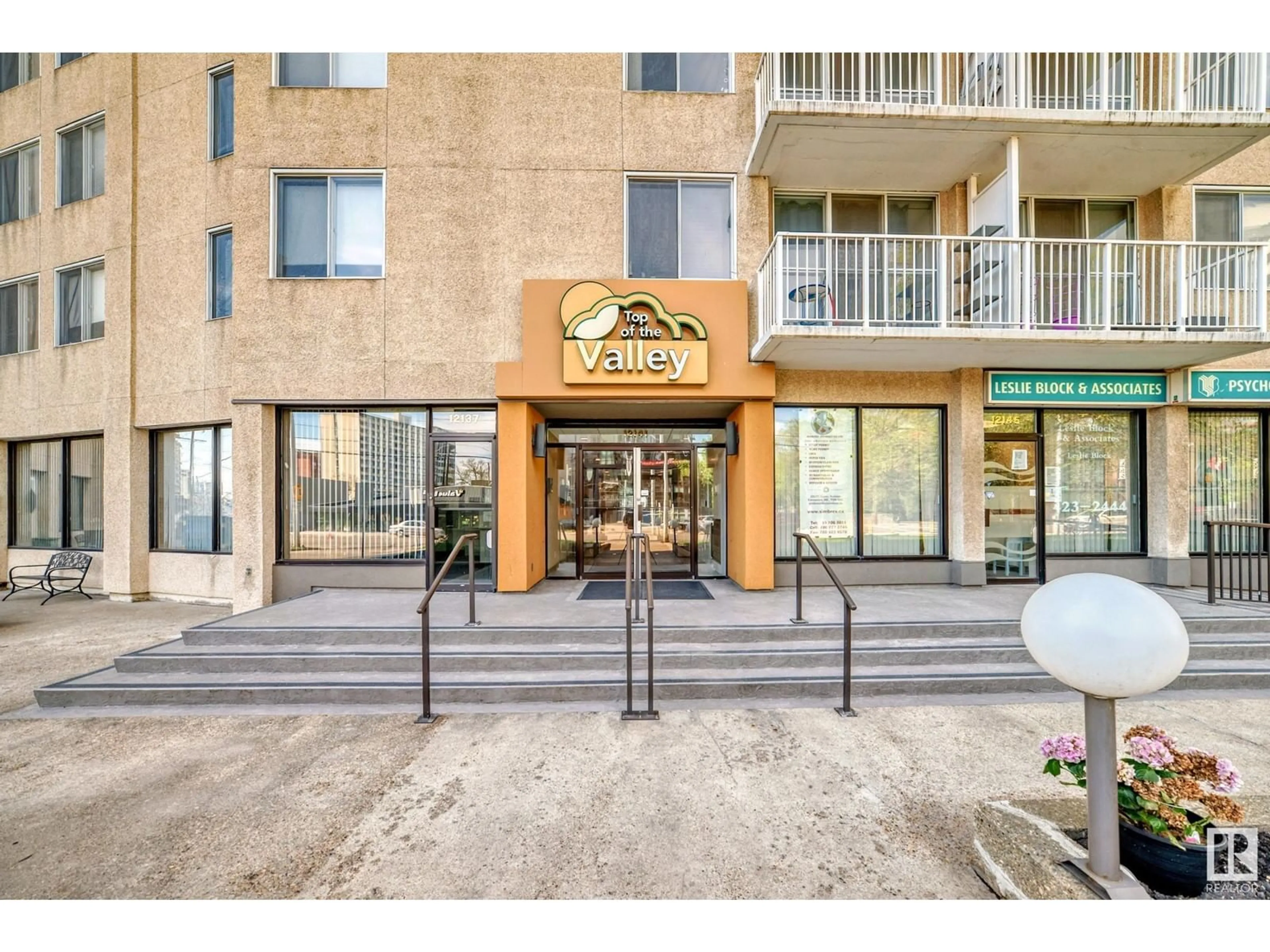 Indoor foyer for 12141 - 1203 JASPER AV, Edmonton Alberta T5N3X8