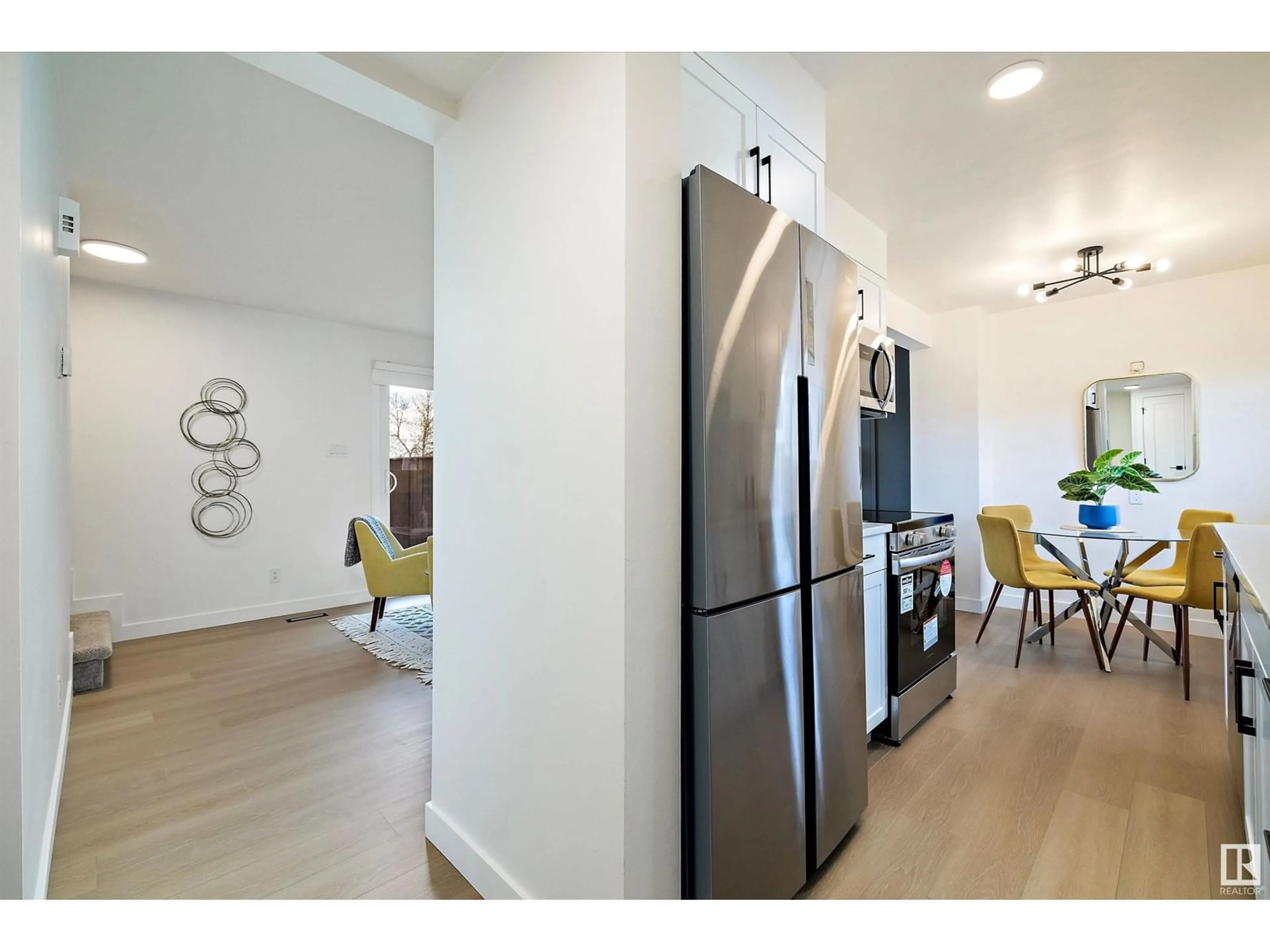 Open concept kitchen, unknown for 187 HARRISON DR, Edmonton Alberta T5A2X5