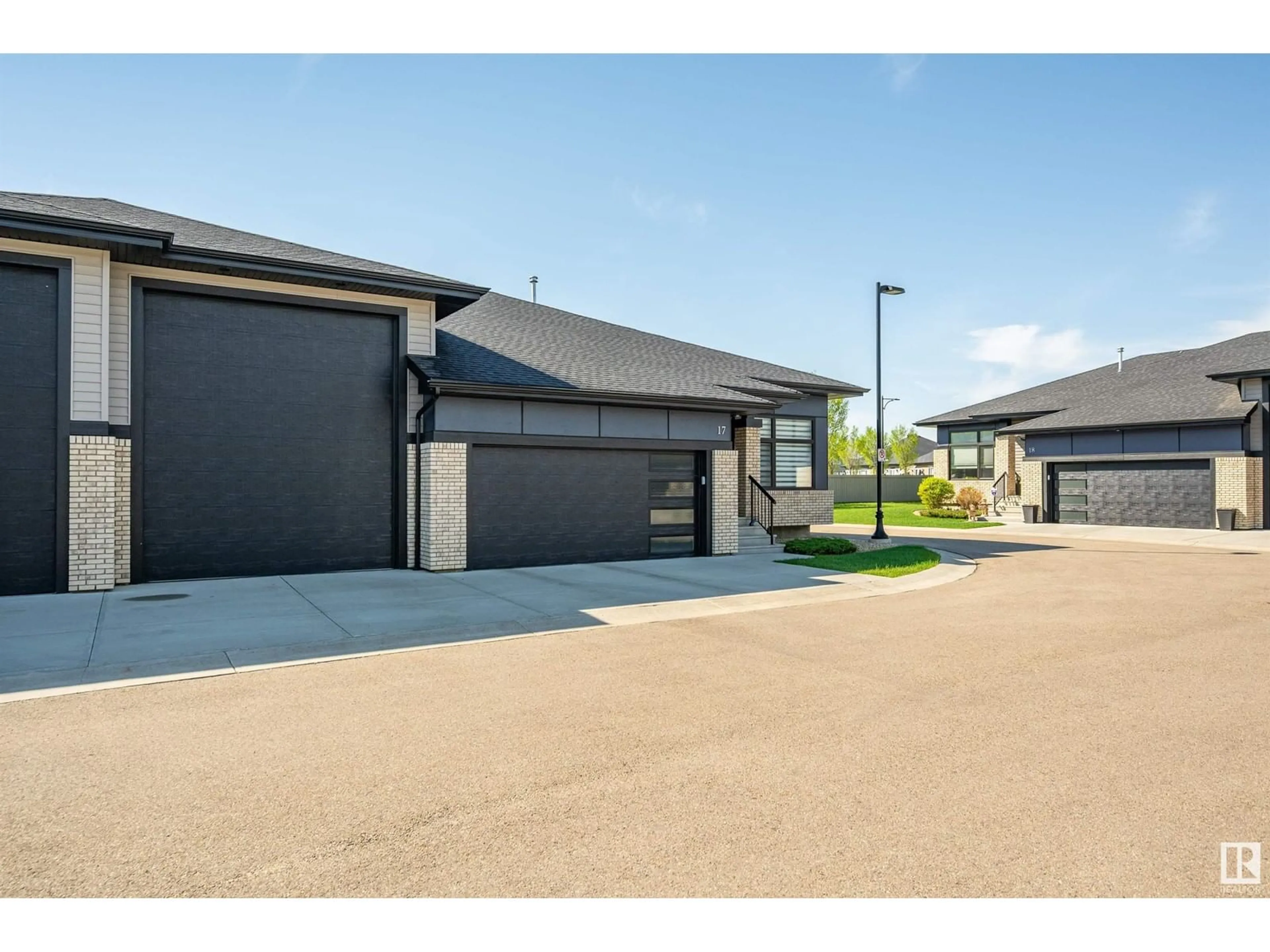 Indoor garage for 103 - 17 ALLARD LI, Edmonton Alberta T6W3T8
