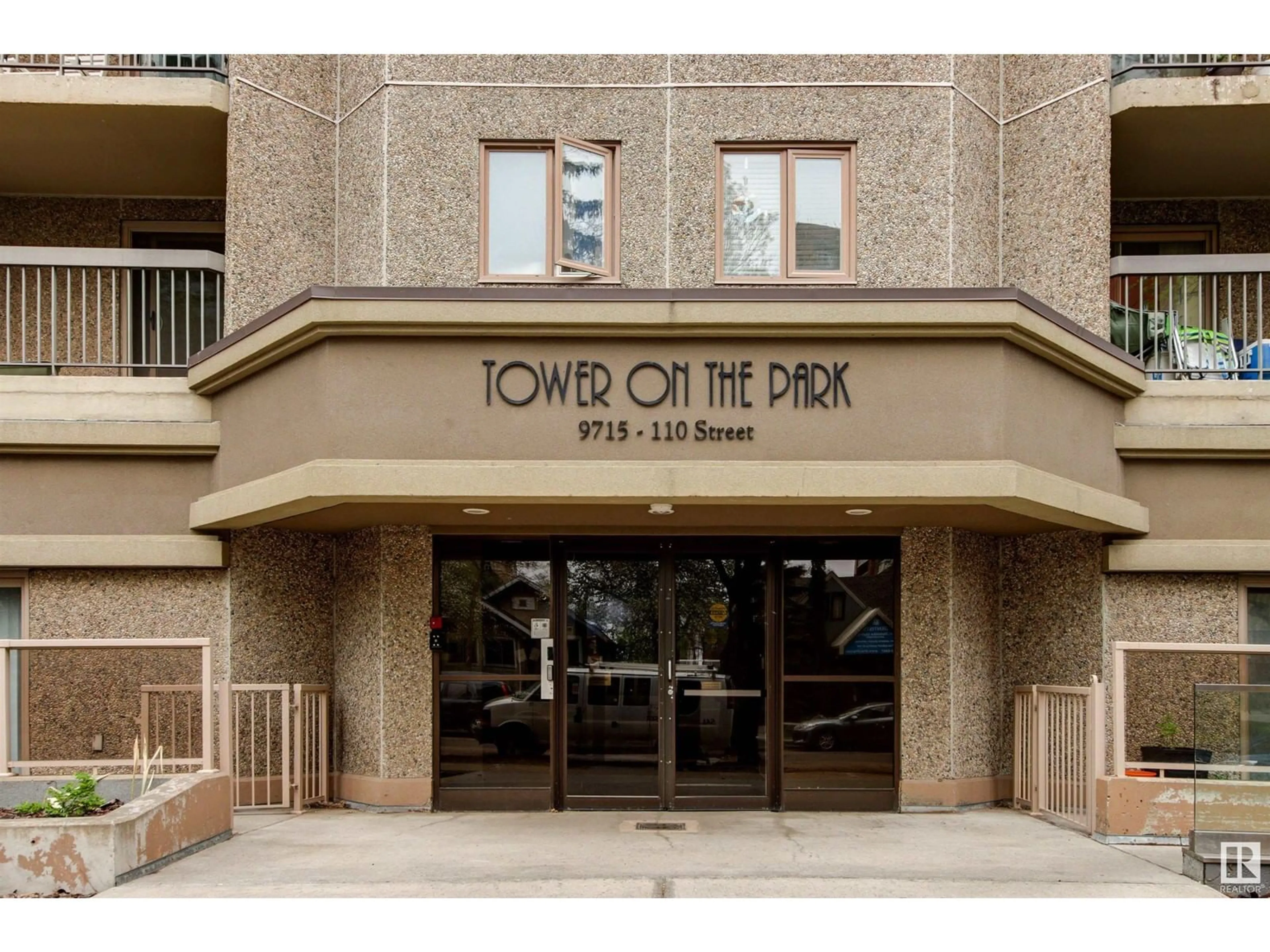 Indoor foyer for #104 - 9715 110 ST NW, Edmonton Alberta T5K2M1