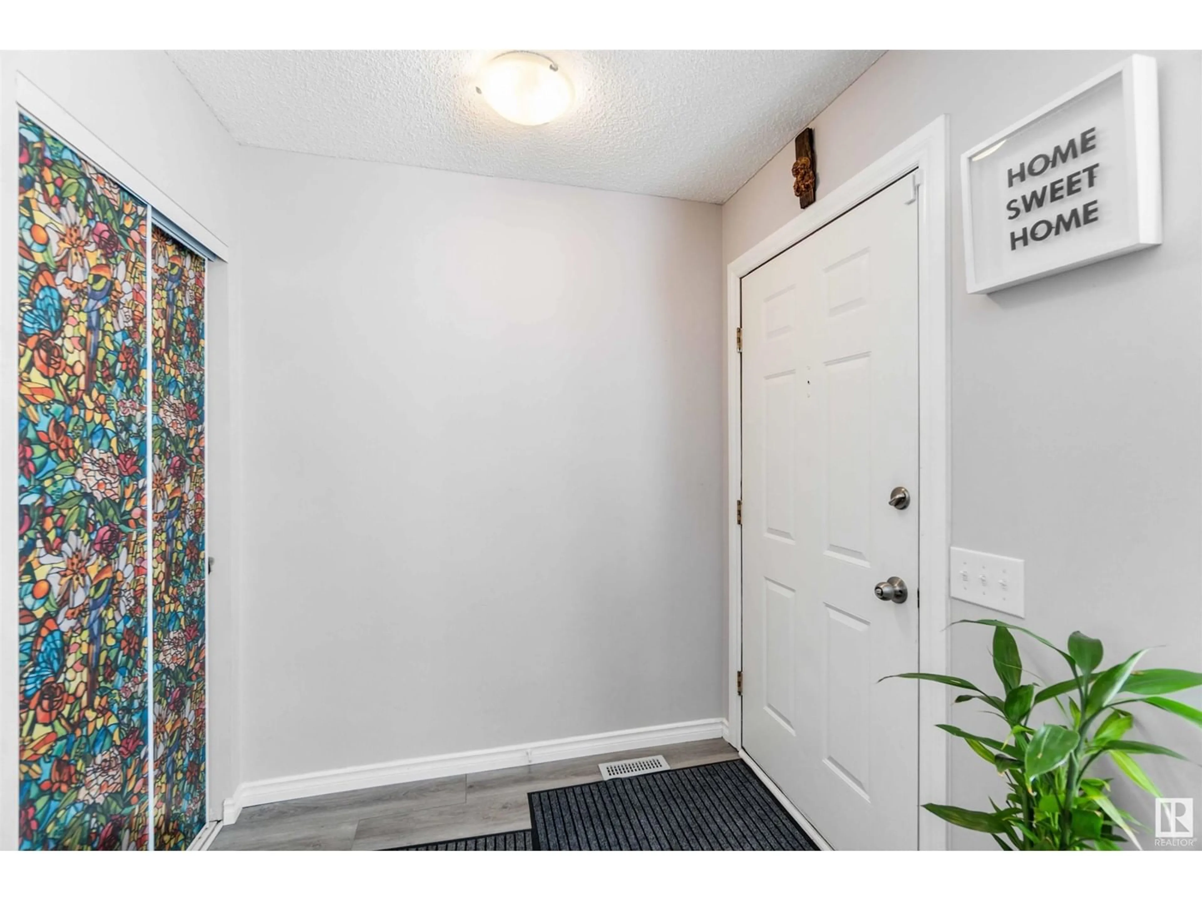 Indoor entryway for 8304 157 AV, Edmonton Alberta T5Z2P8