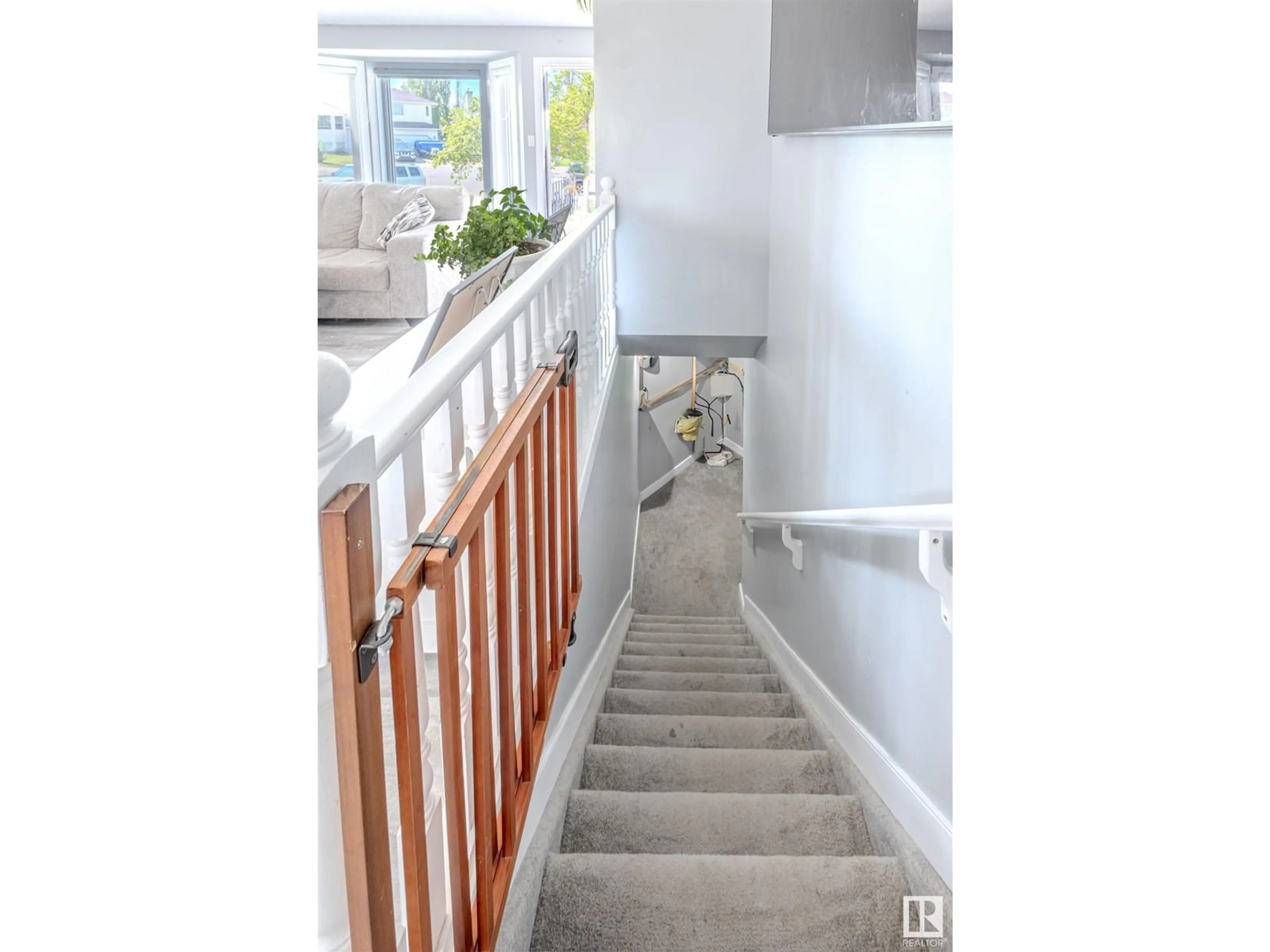 Stairs for NW - 2716 44A AV, Edmonton Alberta T6T1K1