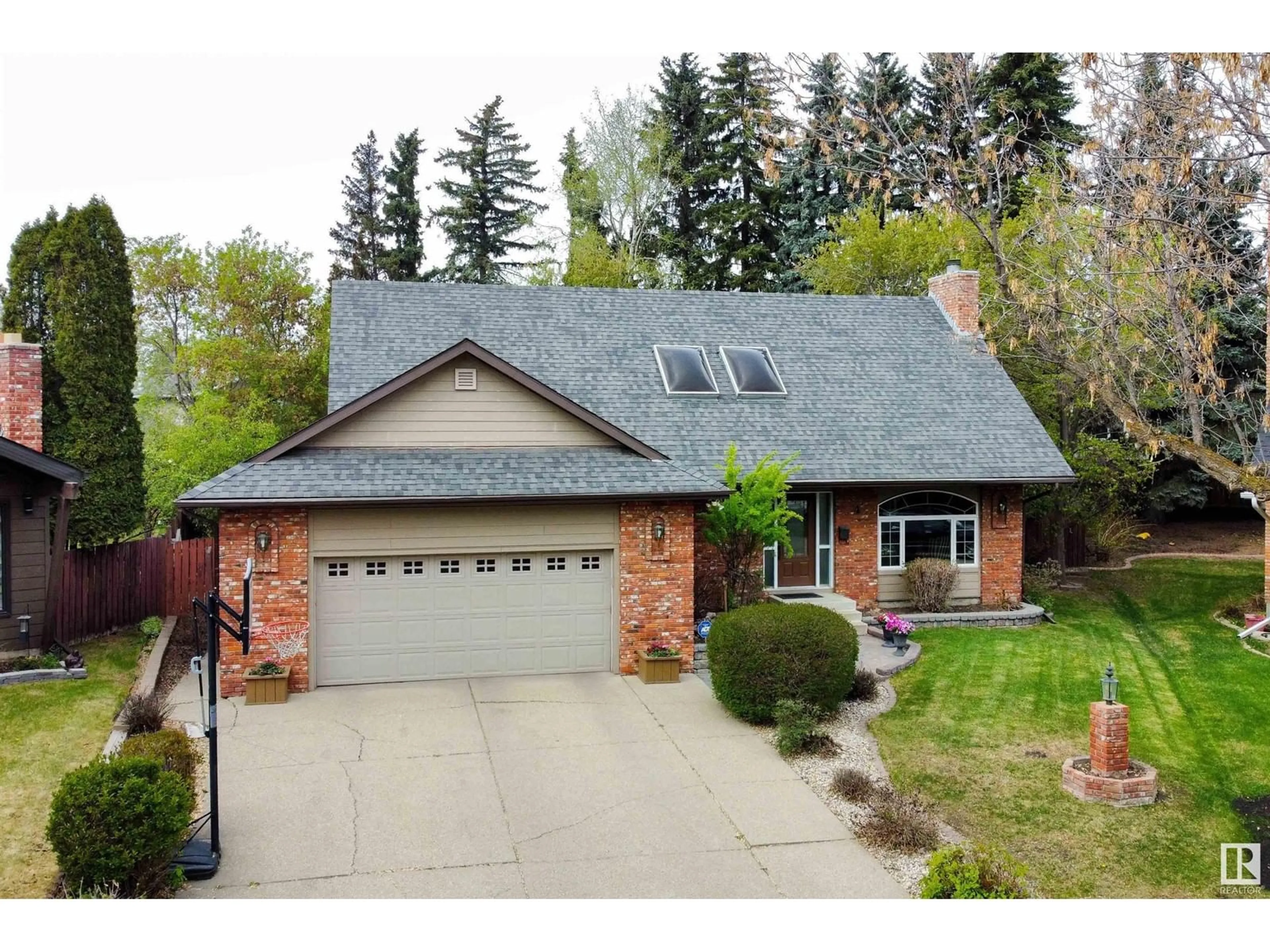 Home with brick exterior material, street for 4 GREEN LEES PL, St. Albert Alberta T8N3B1