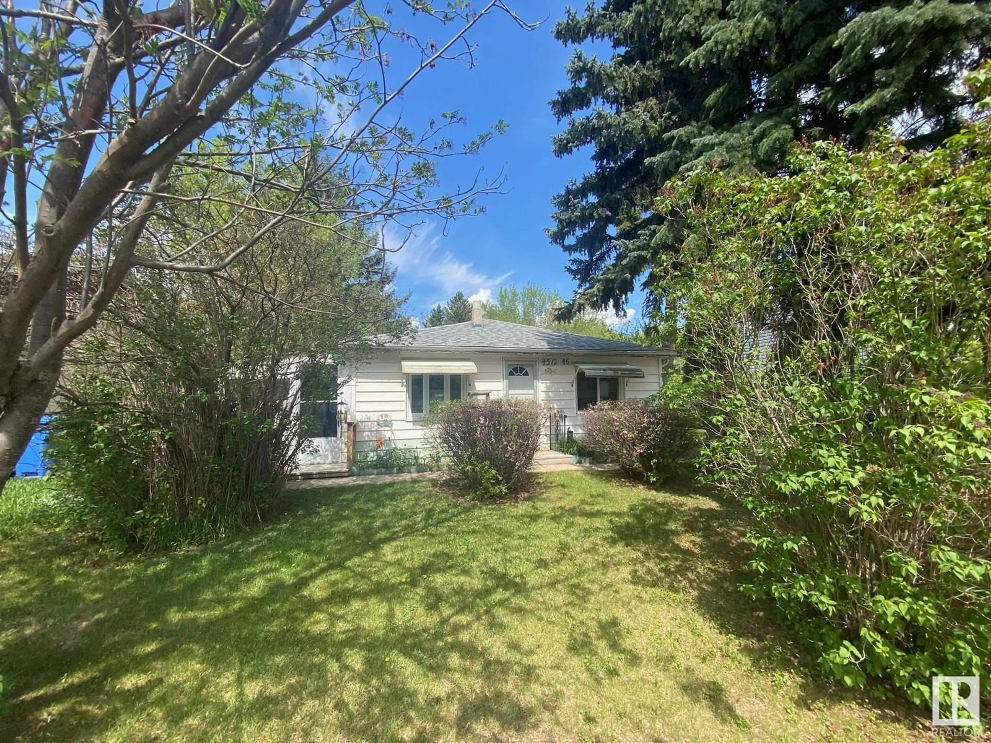 A pic from outside/outdoor area/front of a property/back of a property/a pic from drone, street for 4512 46 AV, Wetaskiwin Alberta T9A0G9