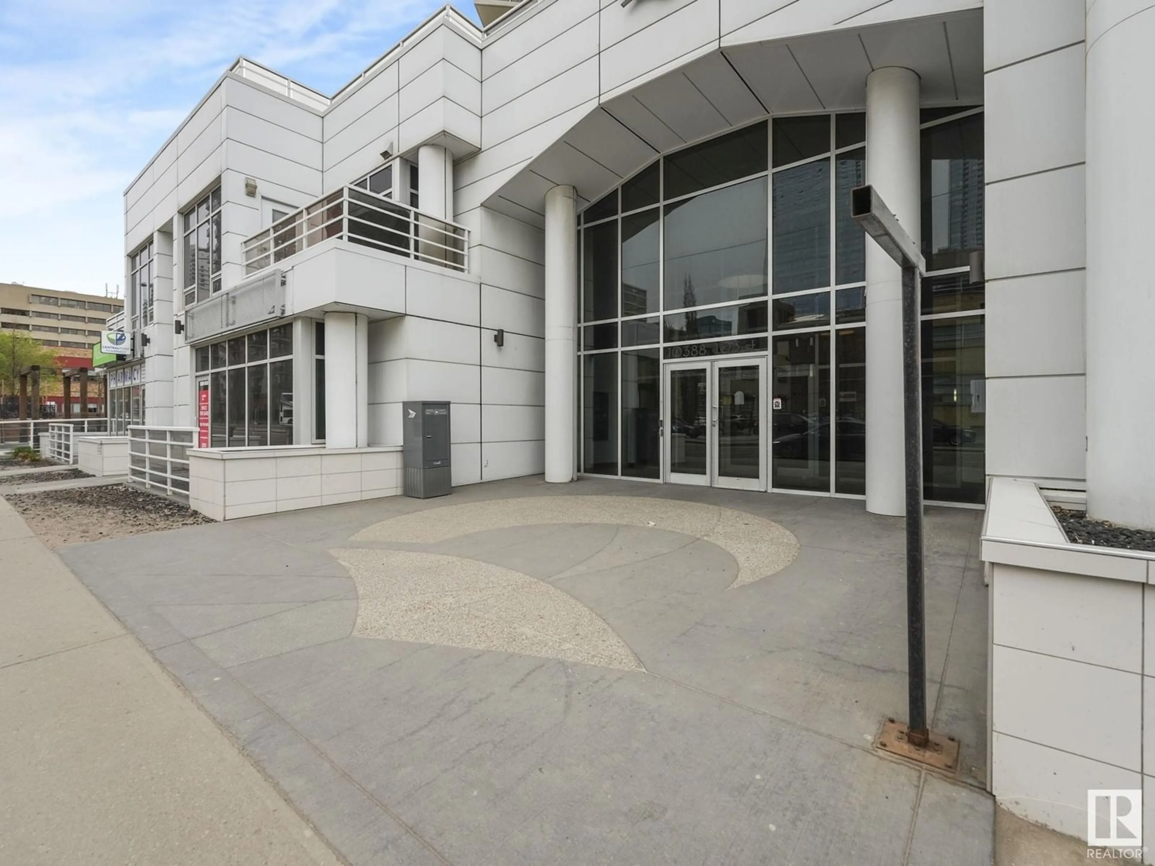 Indoor foyer for 801 - 10388 105 ST NW, Edmonton Alberta T5J0C2