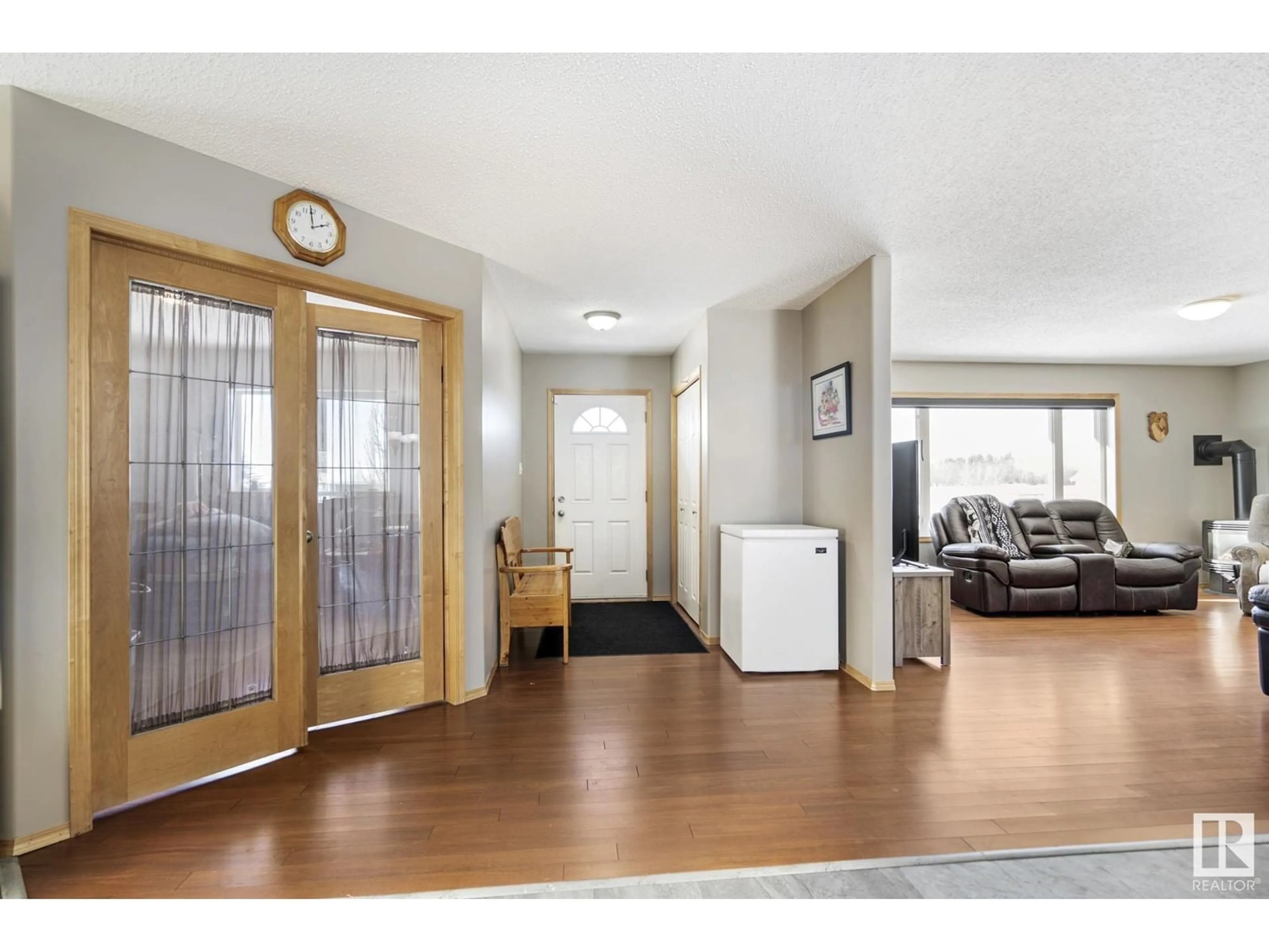 Indoor entryway for 61229 RGE RD 483, Rural Bonnyville M.D. Alberta T0A1P0