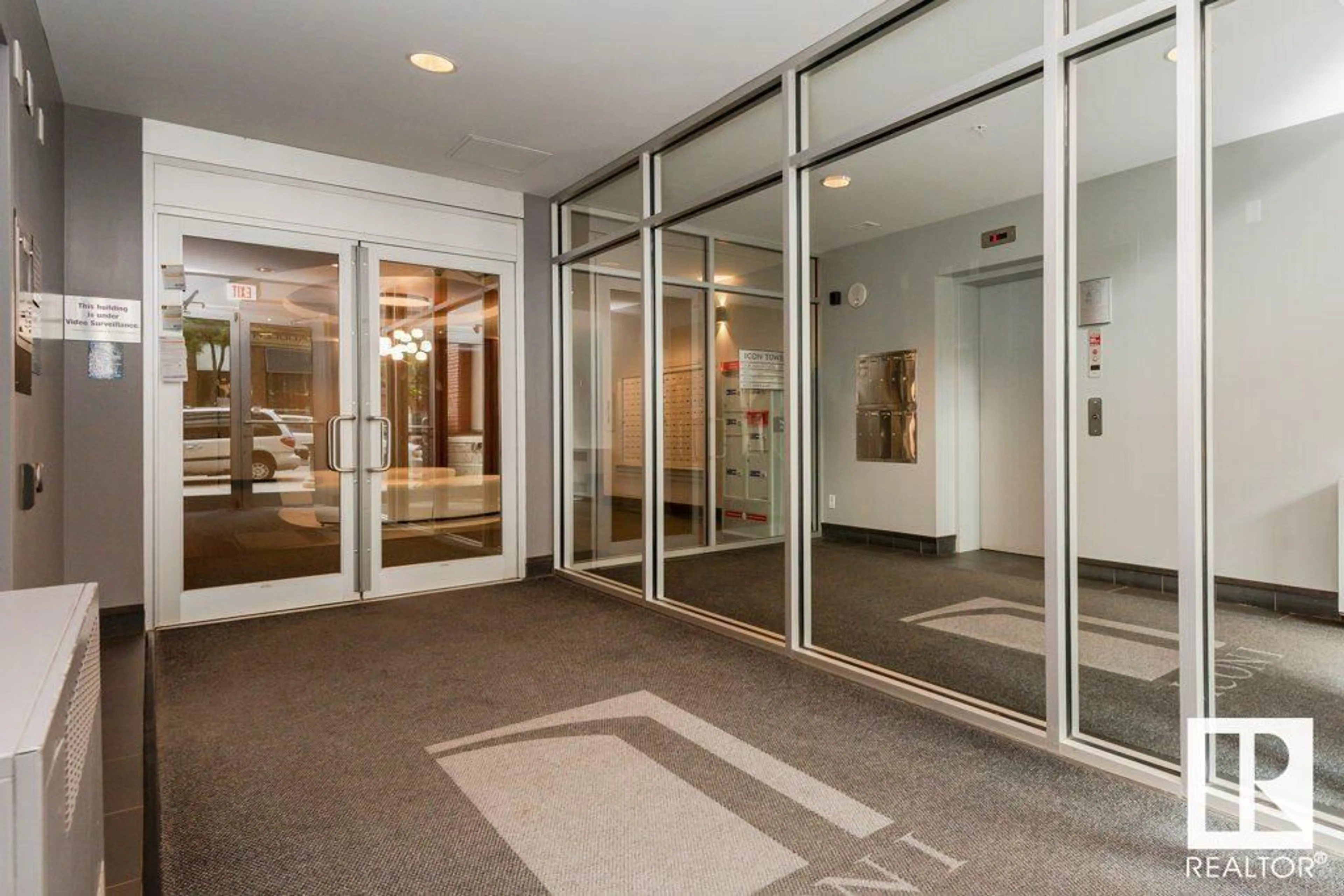 Indoor foyer for 10136 - 2401 104 ST NW, Edmonton Alberta T5J0B5