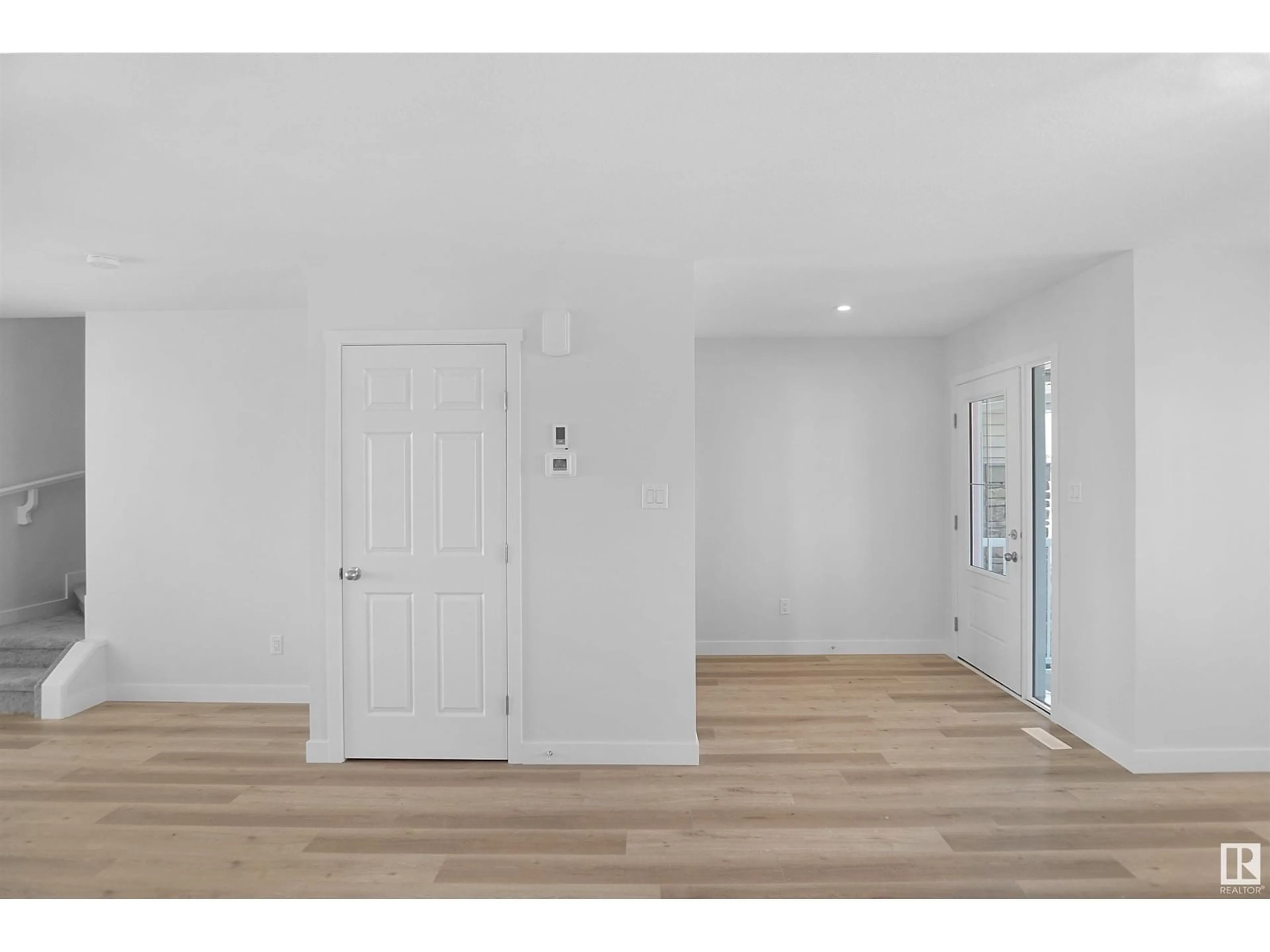 Indoor entryway for 4535 KINSELLA LI, Edmonton Alberta T6W4J9