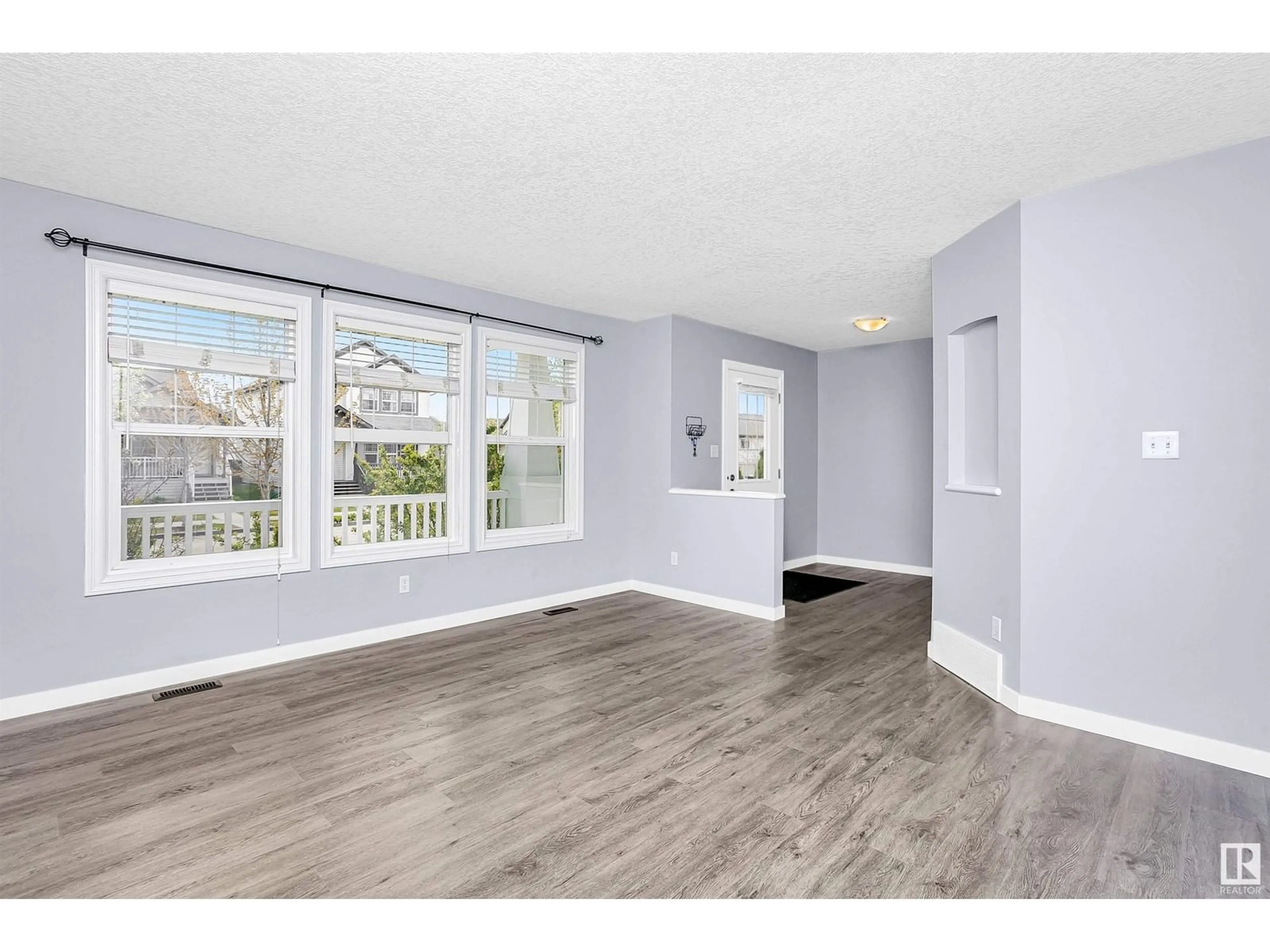 A pic of a room for 1130 37A AV AV, Edmonton Alberta T6T0E7