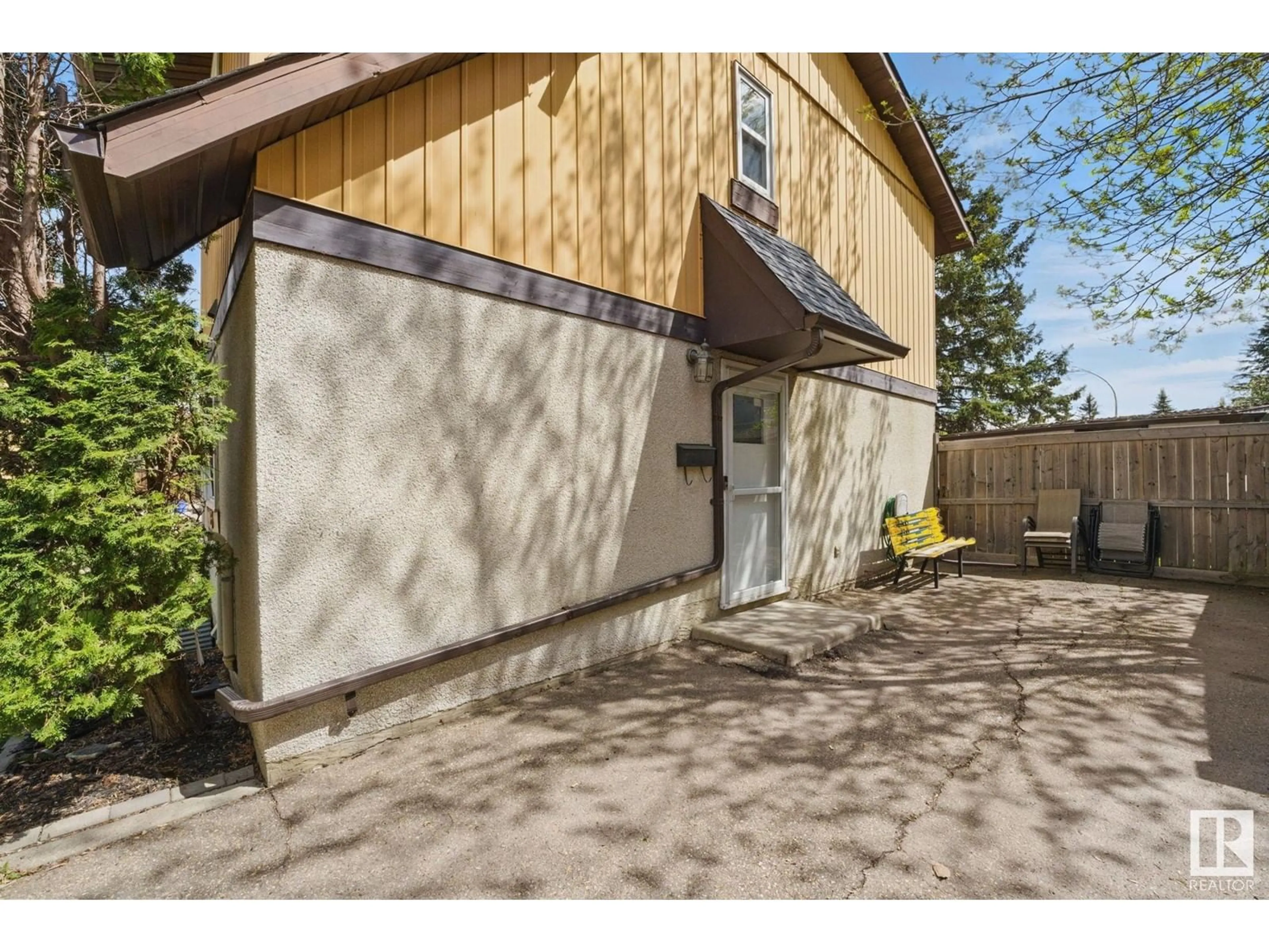 Unknown for 125 WOODSTOCK NW, Edmonton Alberta T5T0H6