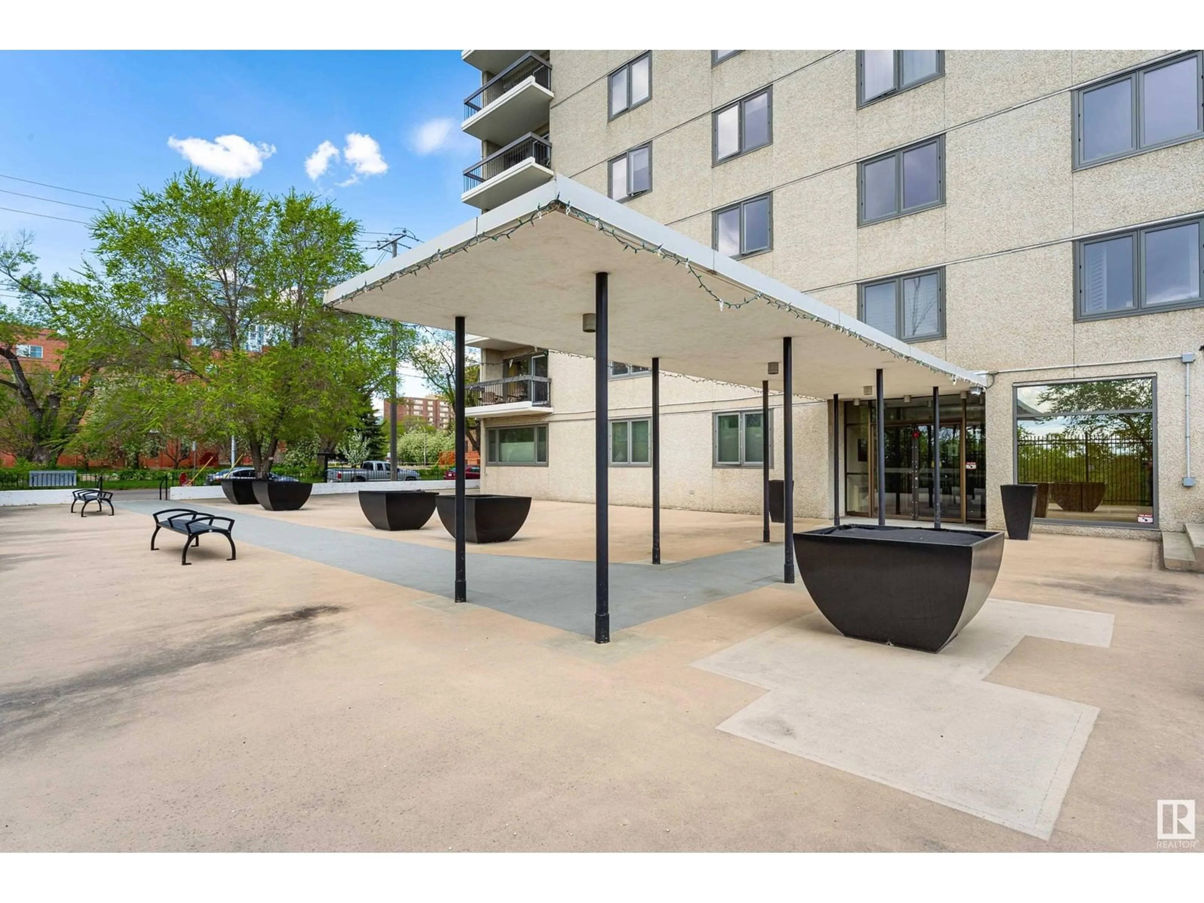 Patio, street for #903 - 9737 112 ST, Edmonton Alberta T5K1L3