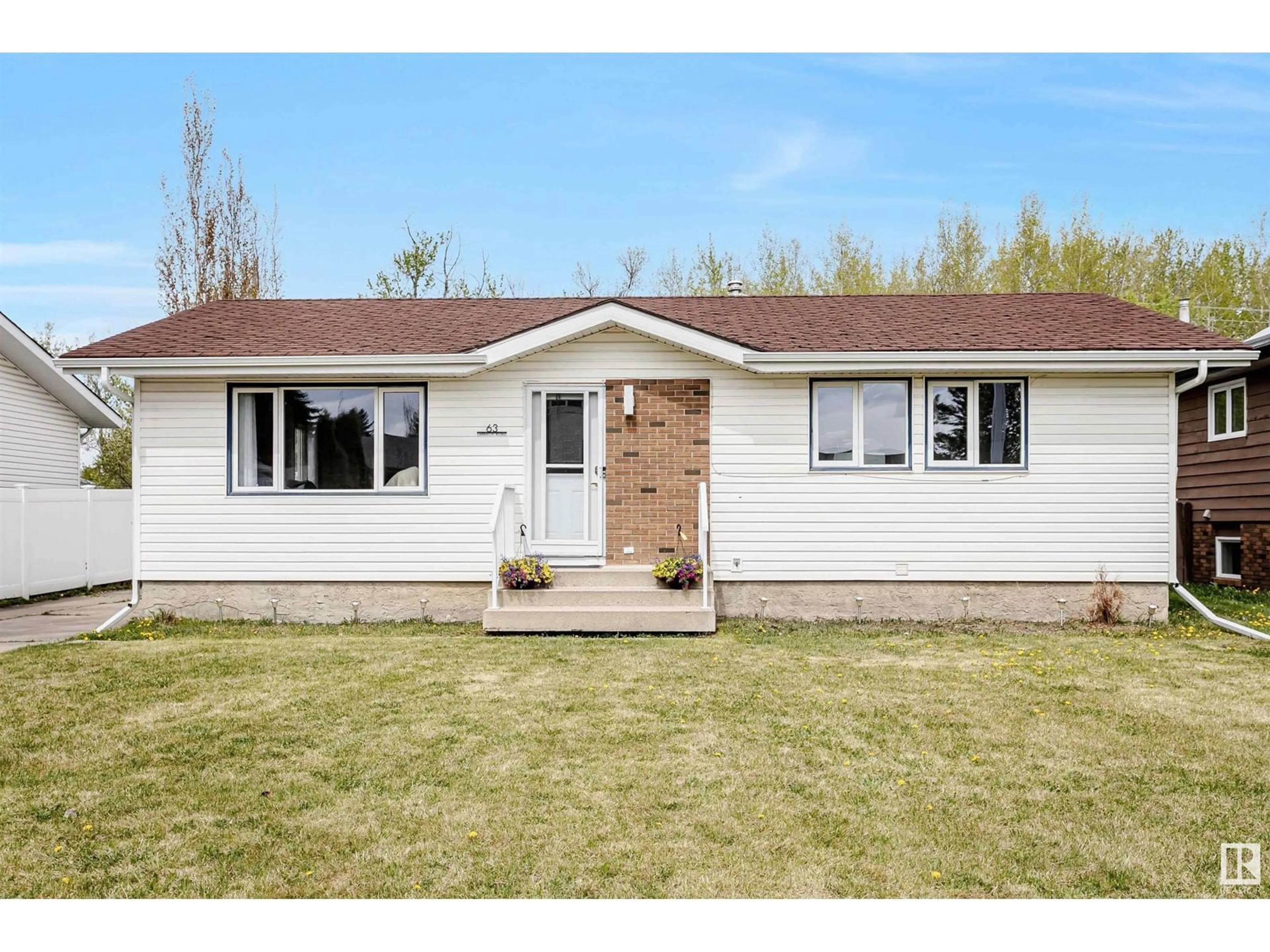 Home with vinyl exterior material, unknown for 63 UMBACH RD, Stony Plain Alberta T7Z1G1