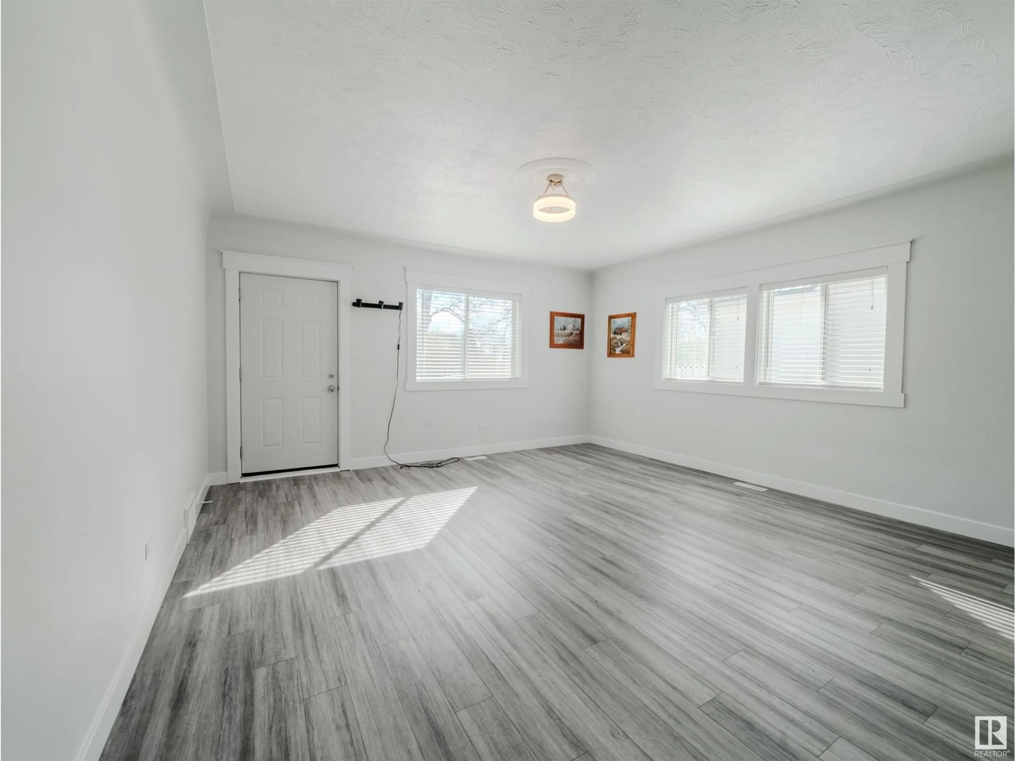 A pic of a room for 5136 52 ST, Warburg Alberta T0C2T0