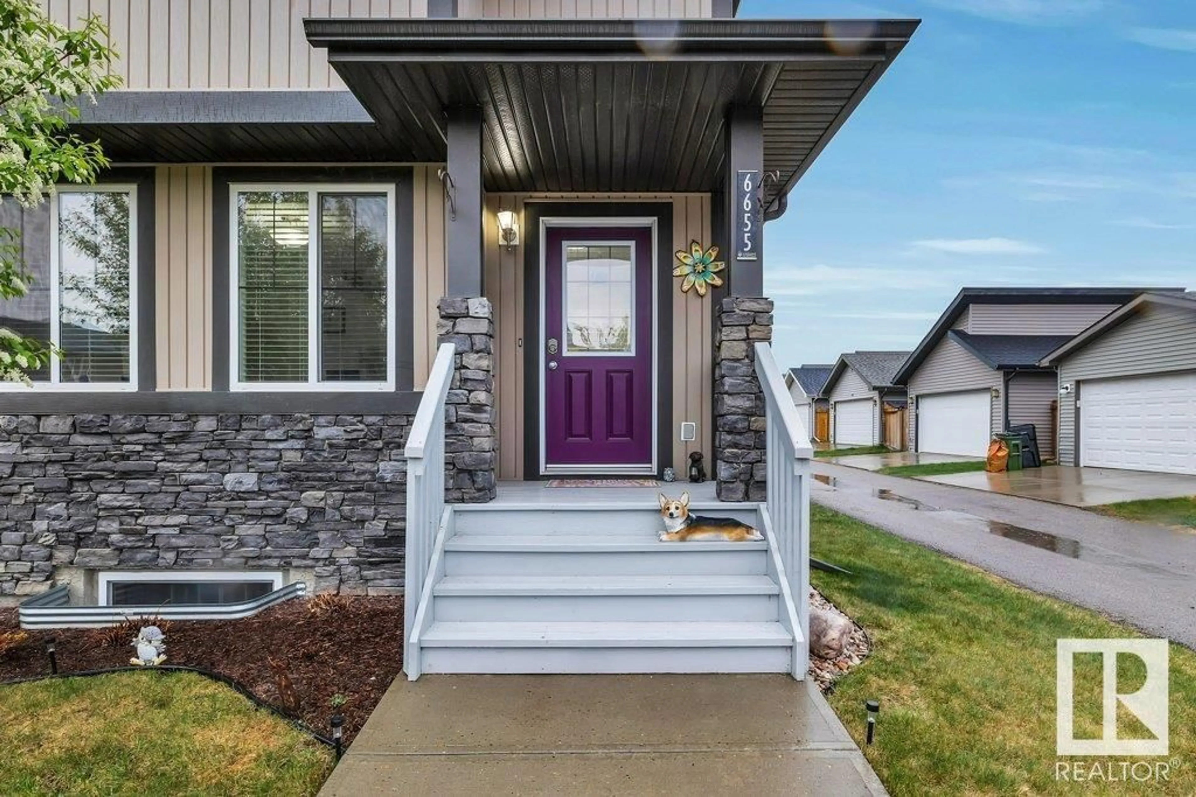 Home with vinyl exterior material, street for 6655 CARDINAL RD, Edmonton Alberta T6W1Y8