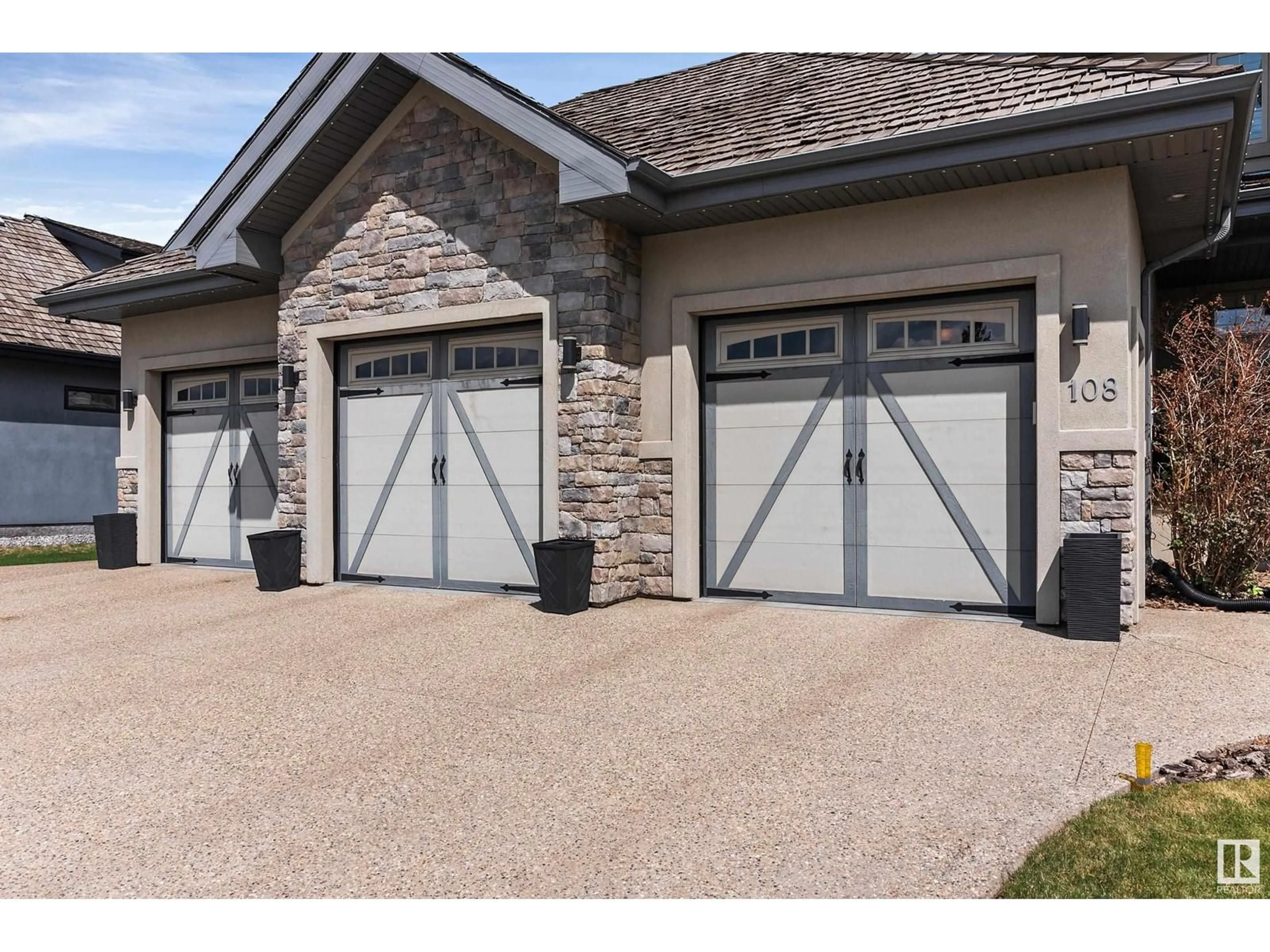 Indoor garage for #108 - 52328 RANGE ROAD 233, Rural Strathcona County Alberta T8B0A2
