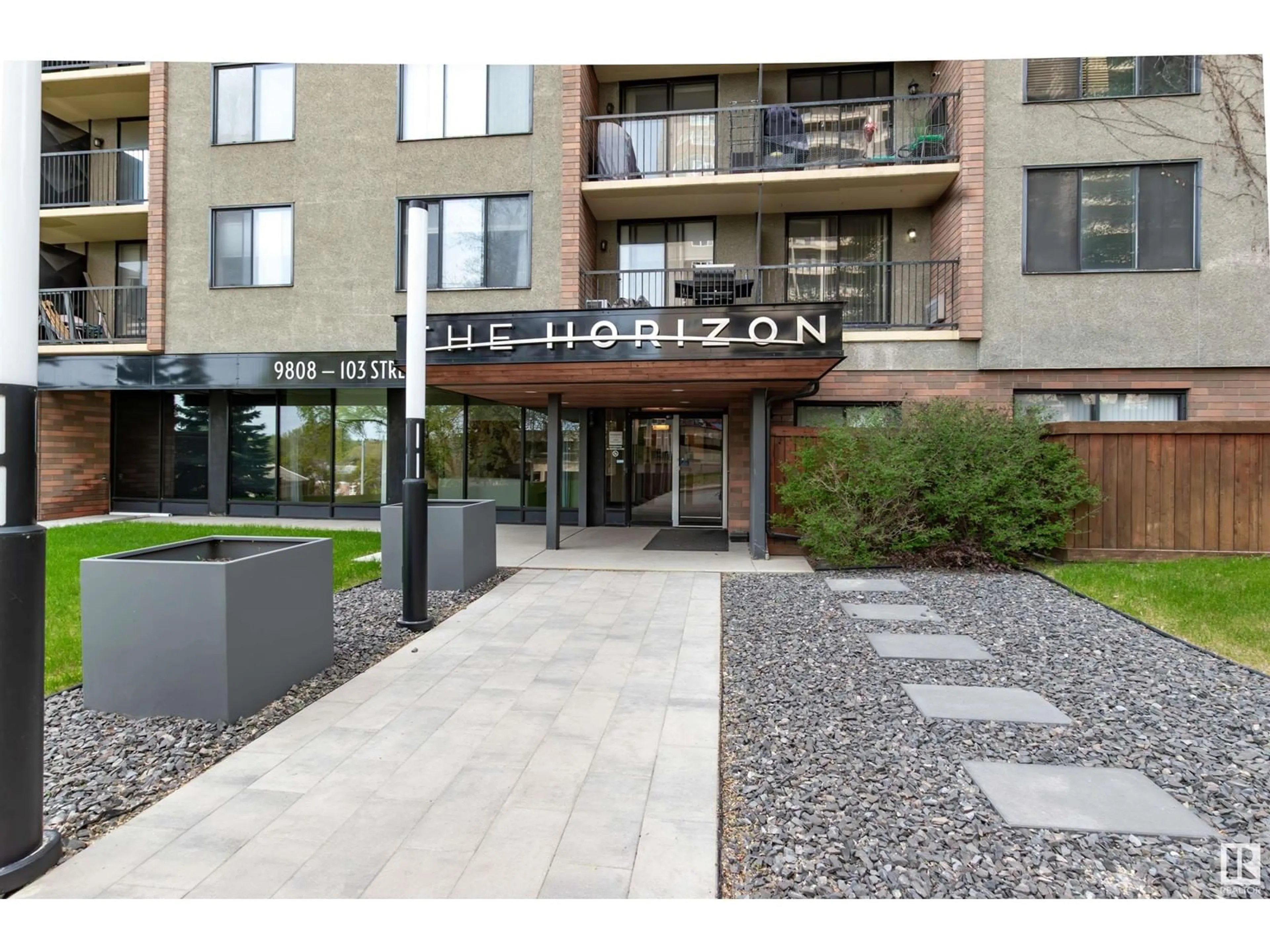 Indoor foyer for 1204 - 9808 103 ST, Edmonton Alberta T5K2G4
