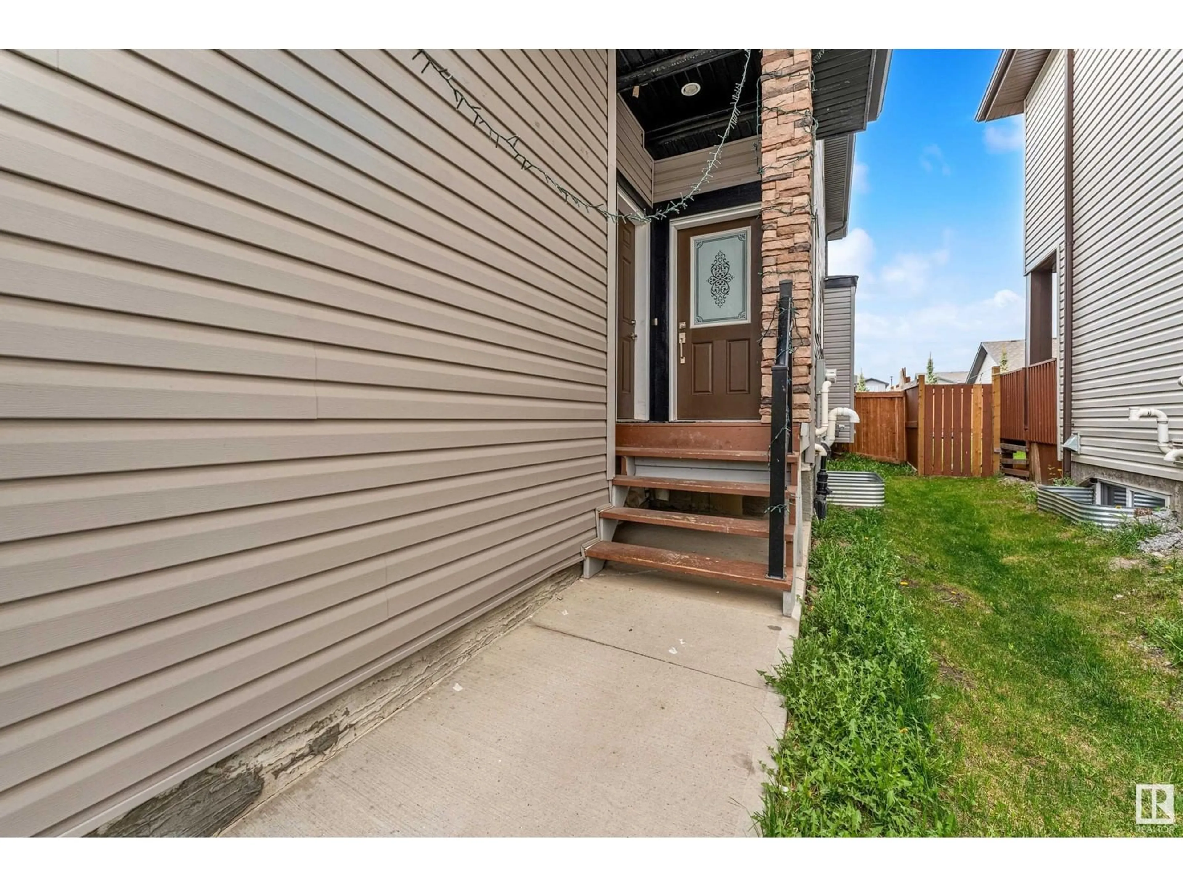 Unknown for 2616 22 AV, Edmonton Alberta T6T0Y5
