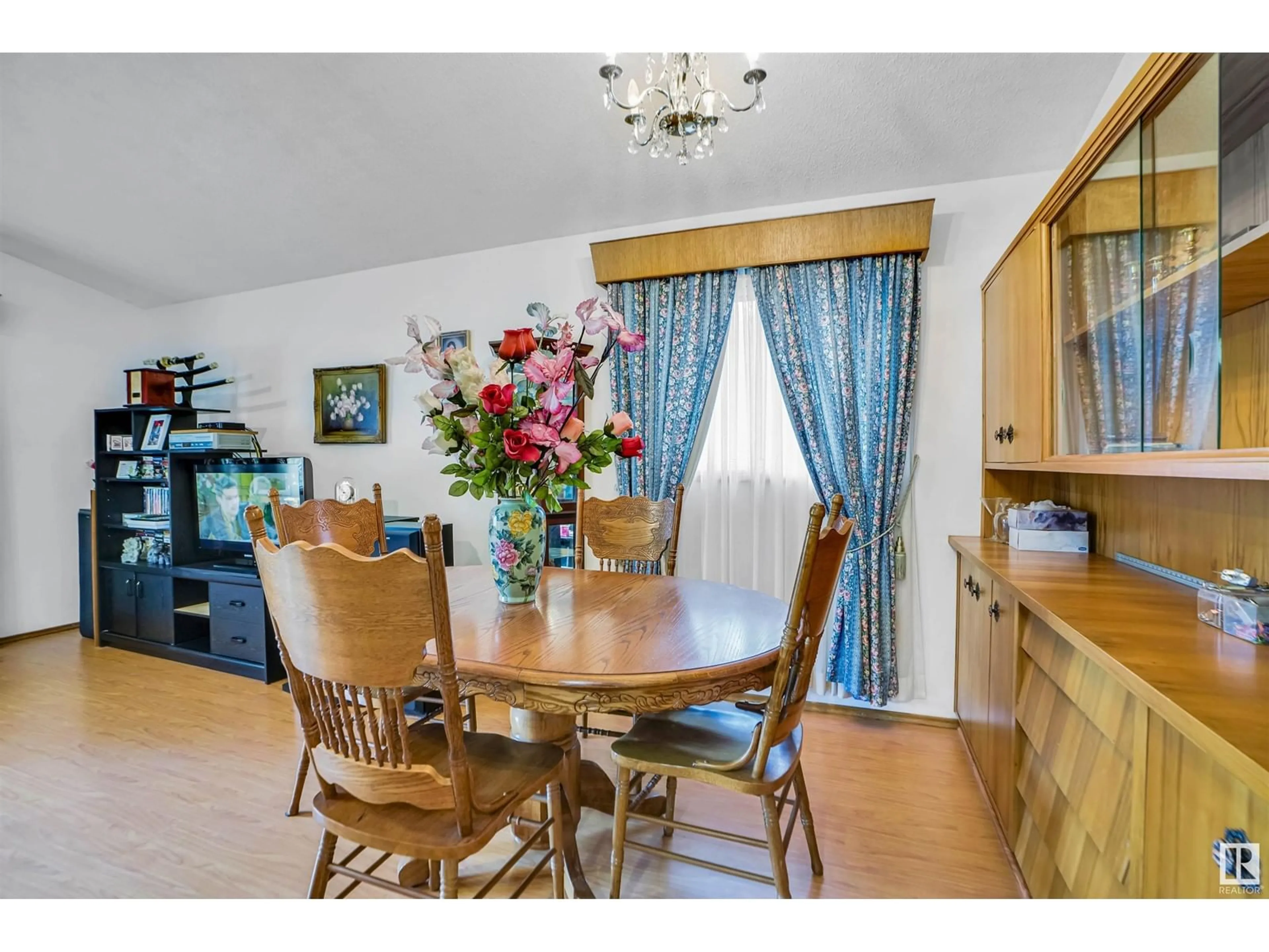 Dining room, wood/laminate floor for NW - 14015 74 ST, Edmonton Alberta T5C0H1