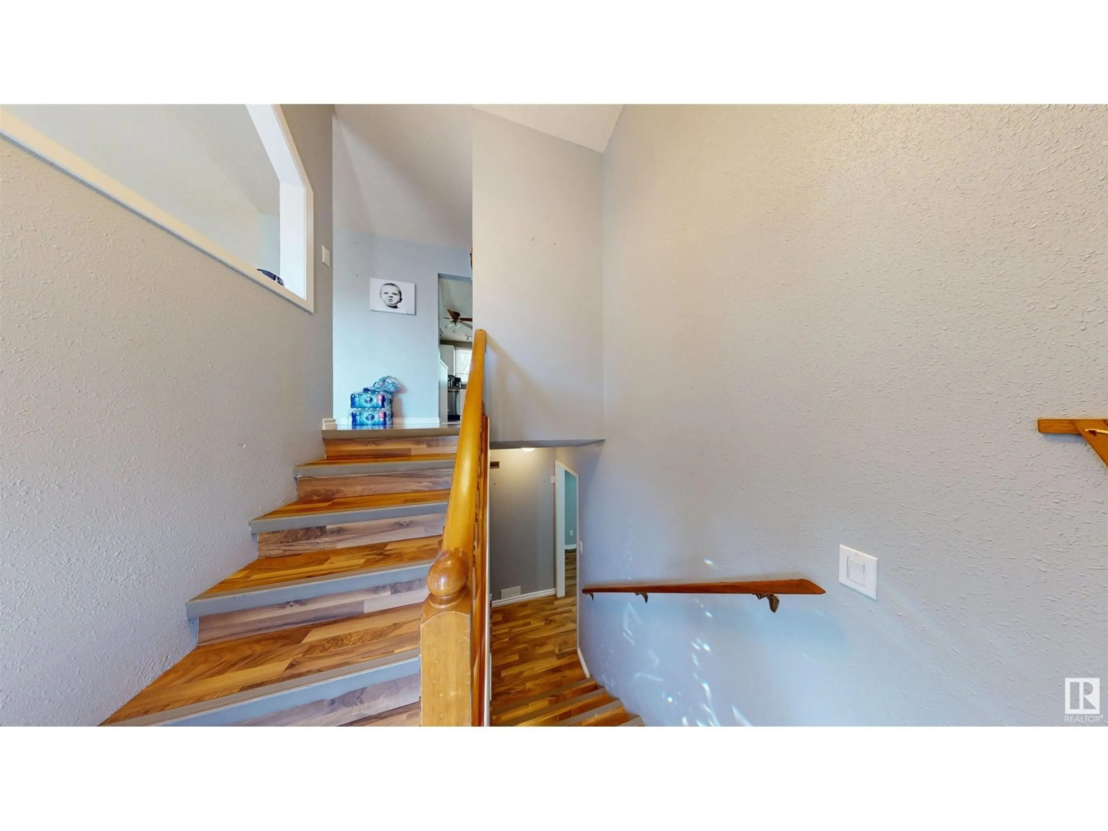 Stairs for 4121 48 AV, Drayton Valley Alberta T7A1E7