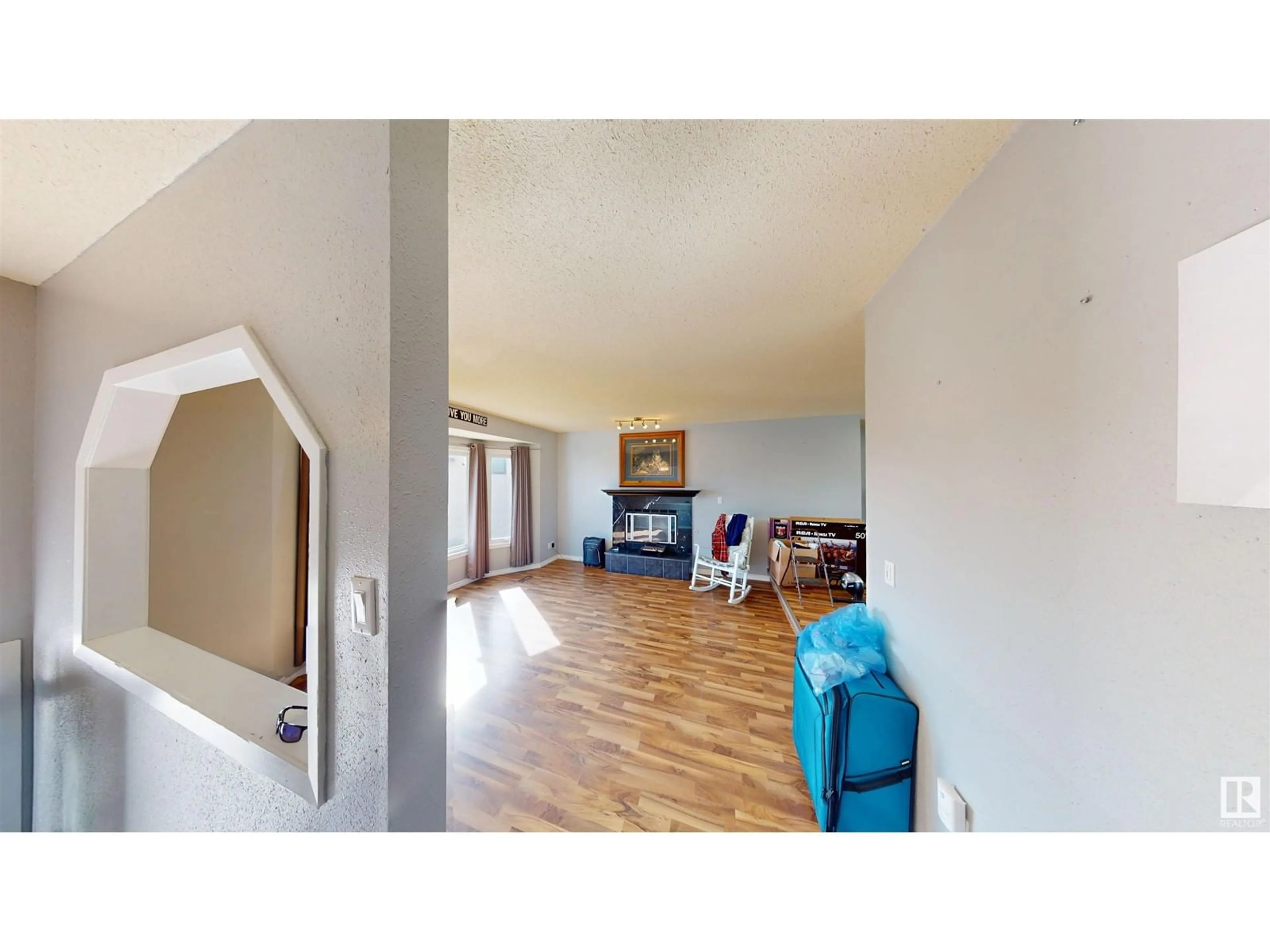 Unknown for 4121 48 AV, Drayton Valley Alberta T7A1E7