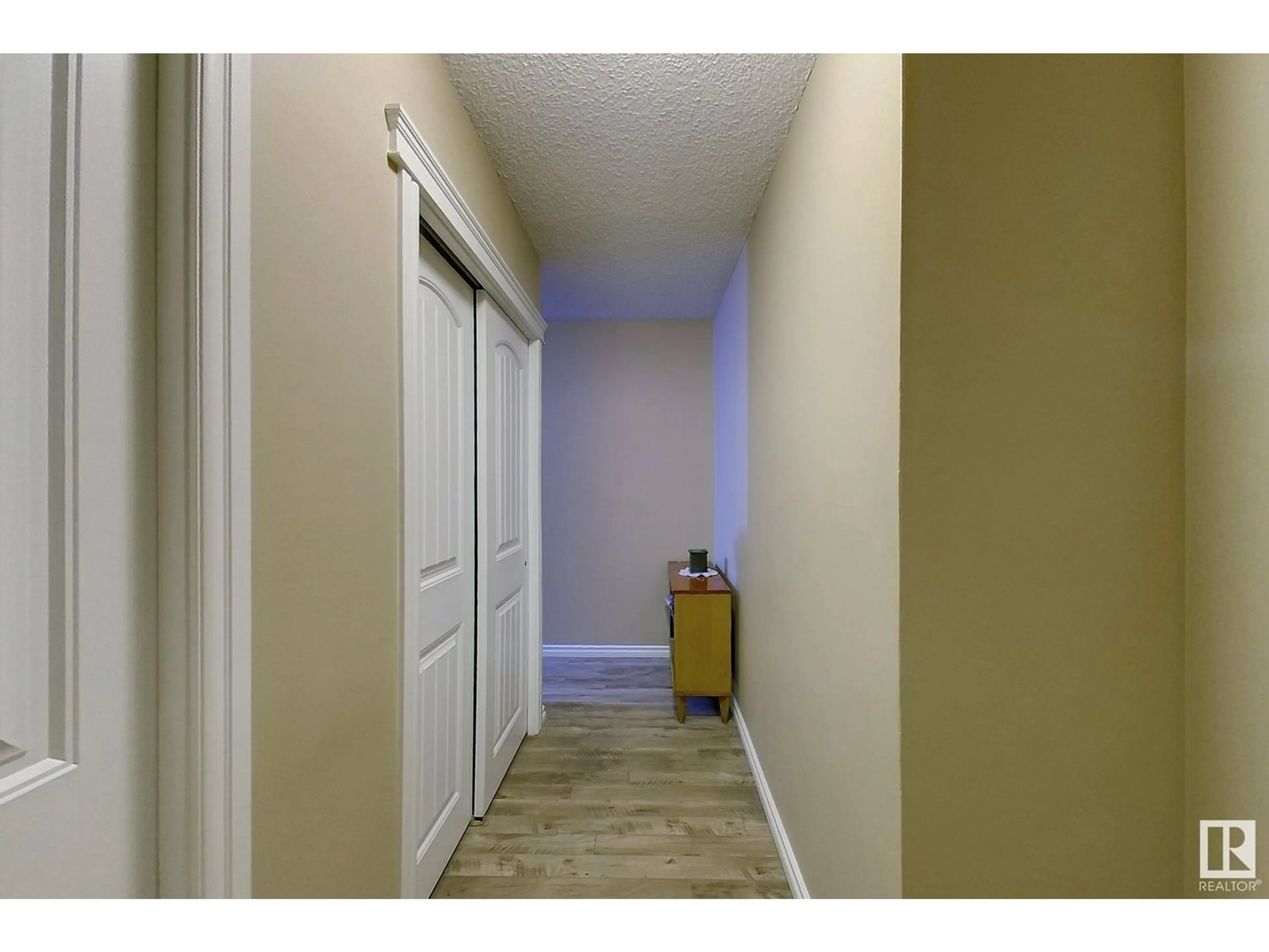 Indoor entryway for #403 - 4810 MILLWOODS ROAD SOUTH, Edmonton Alberta T6L5N9
