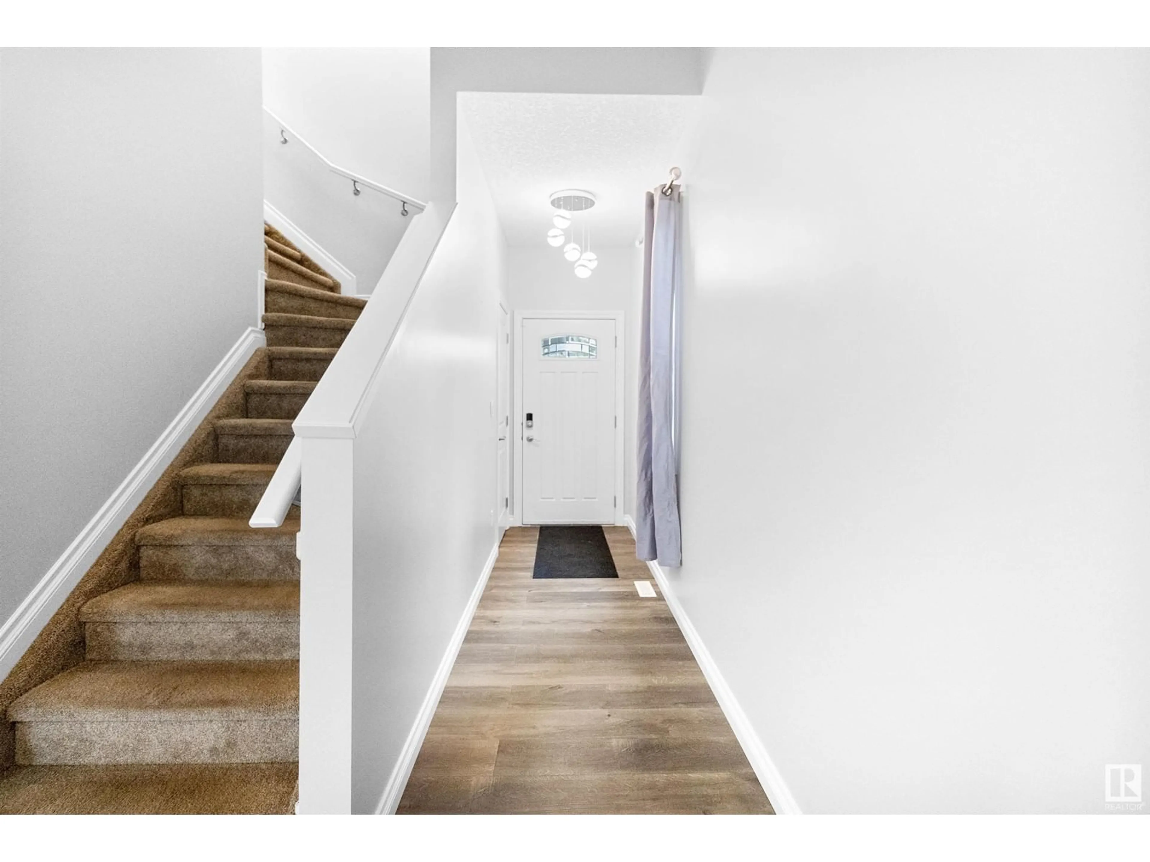 Indoor entryway for 37 ROSEBERRY, Fort Saskatchewan Alberta T8L0M6
