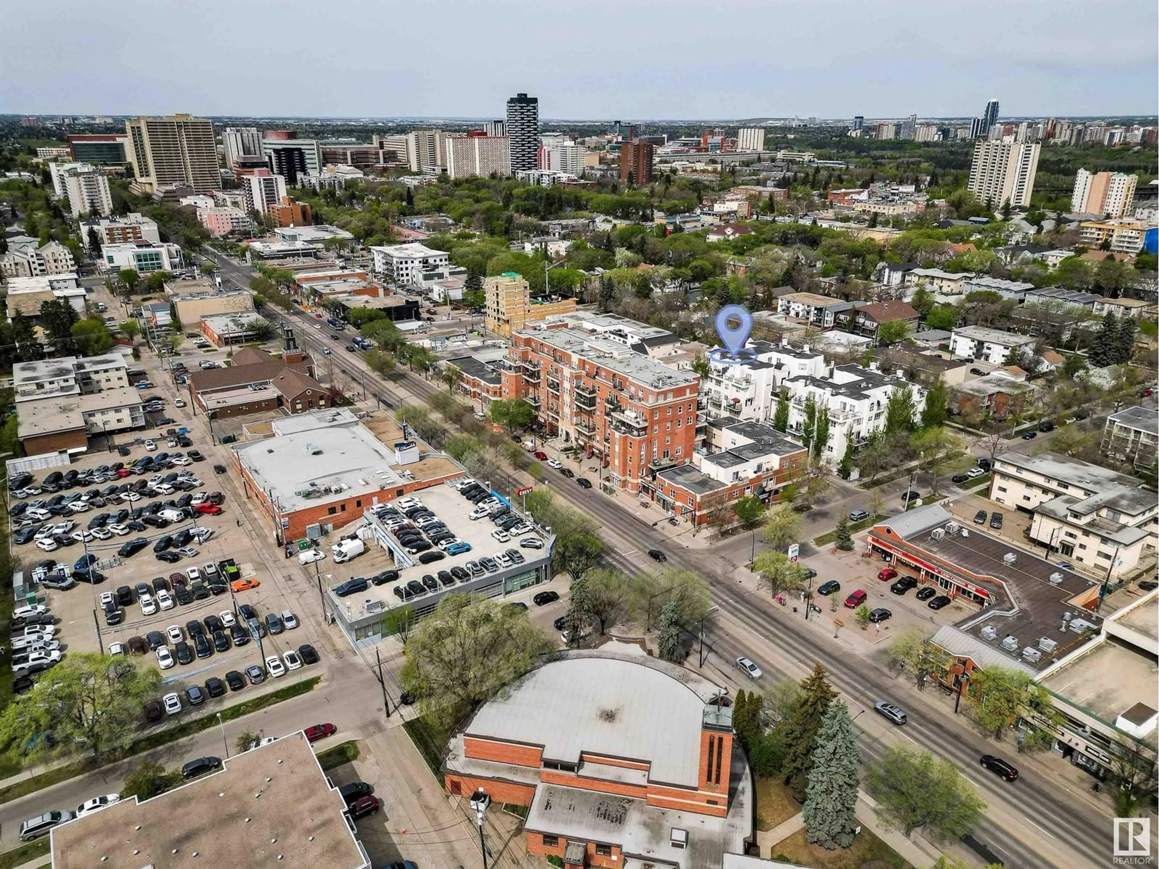 A pic from outside/outdoor area/front of a property/back of a property/a pic from drone, city buildings view from balcony for 417 - 10717 83 AV, Edmonton Alberta T6E2E5