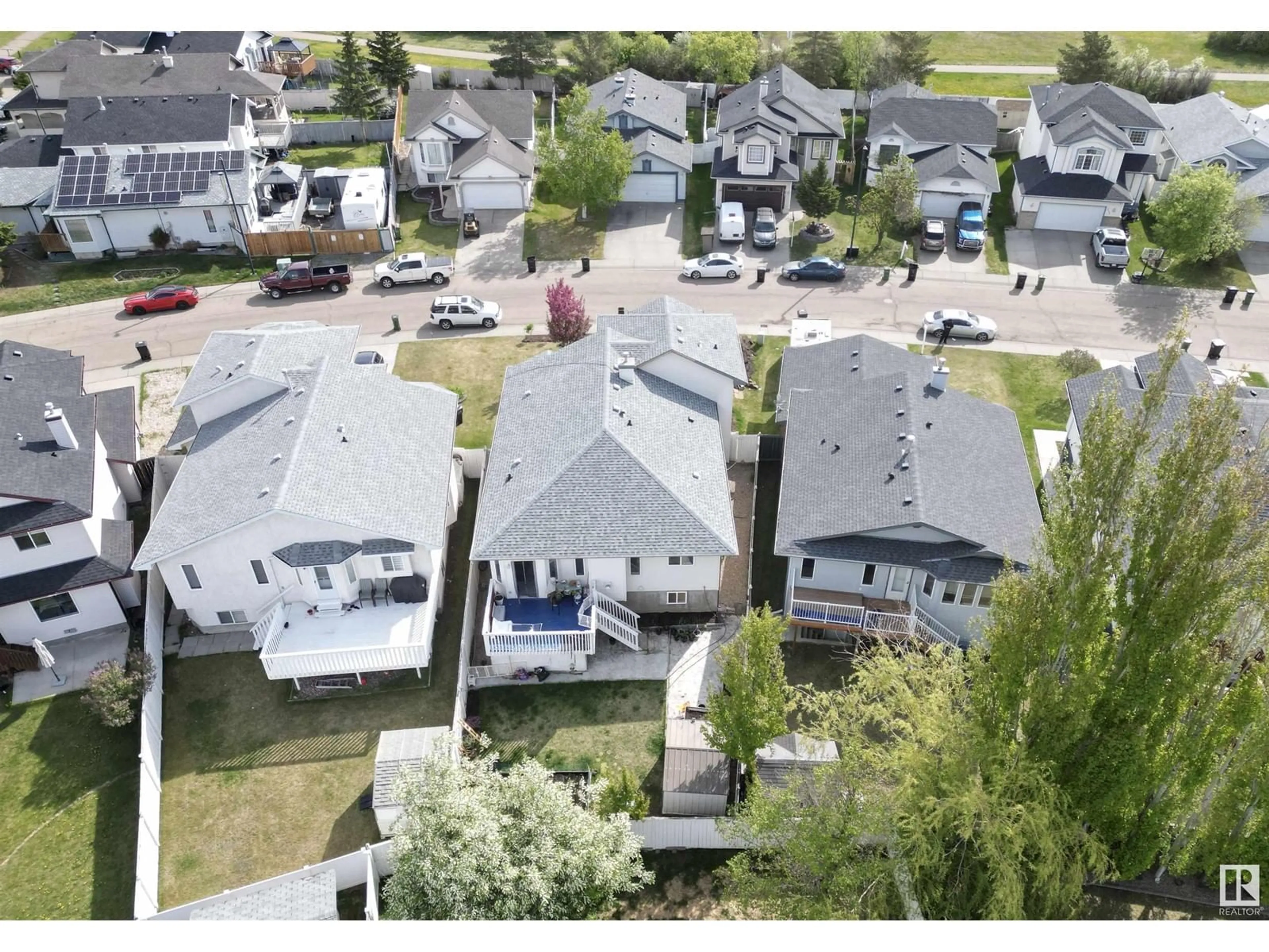A pic from outside/outdoor area/front of a property/back of a property/a pic from drone, street for 3744 28 ST, Edmonton Alberta T6T1M3