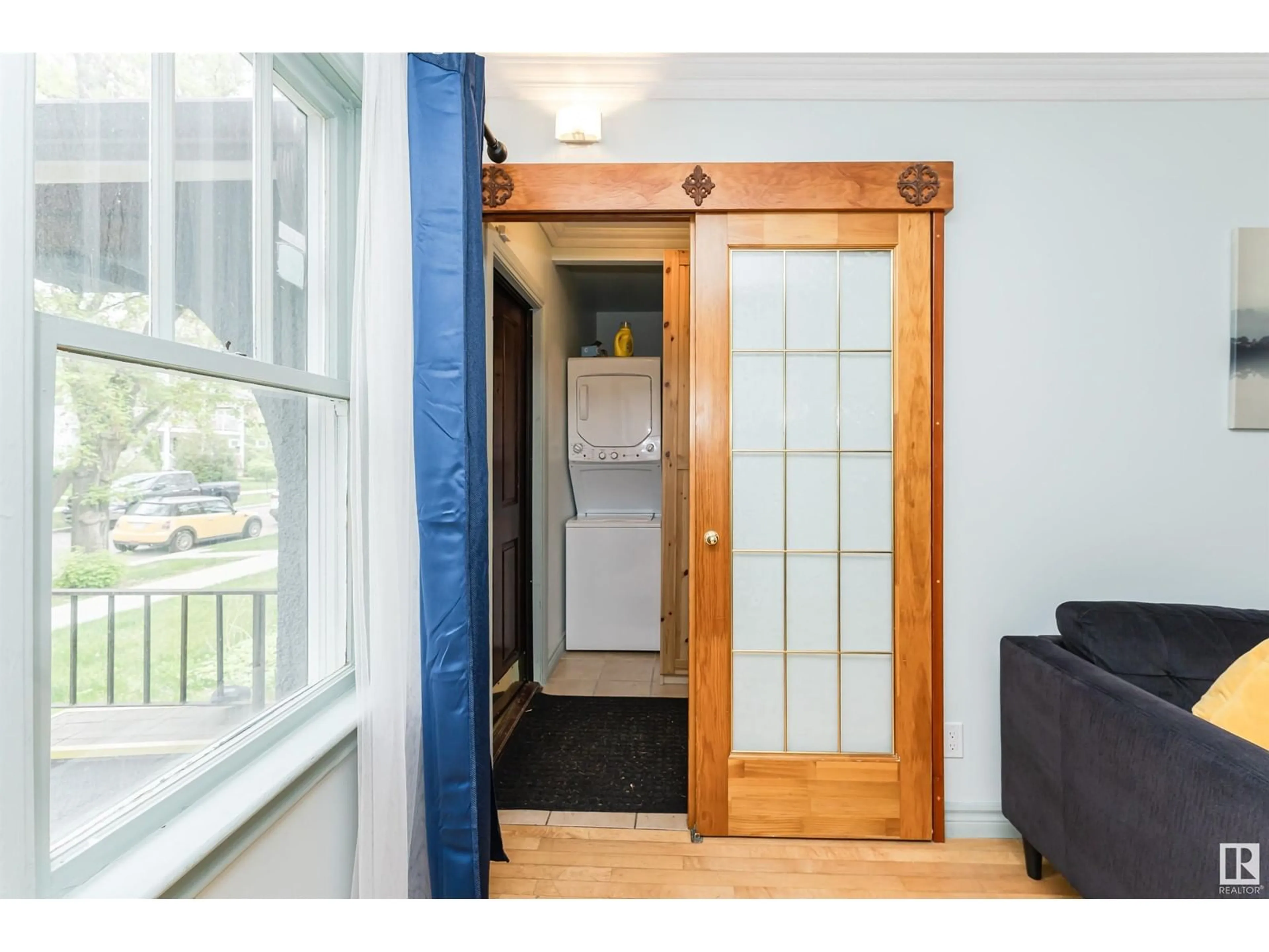 Indoor entryway for 11145 81 AV, Edmonton Alberta T6G0S6