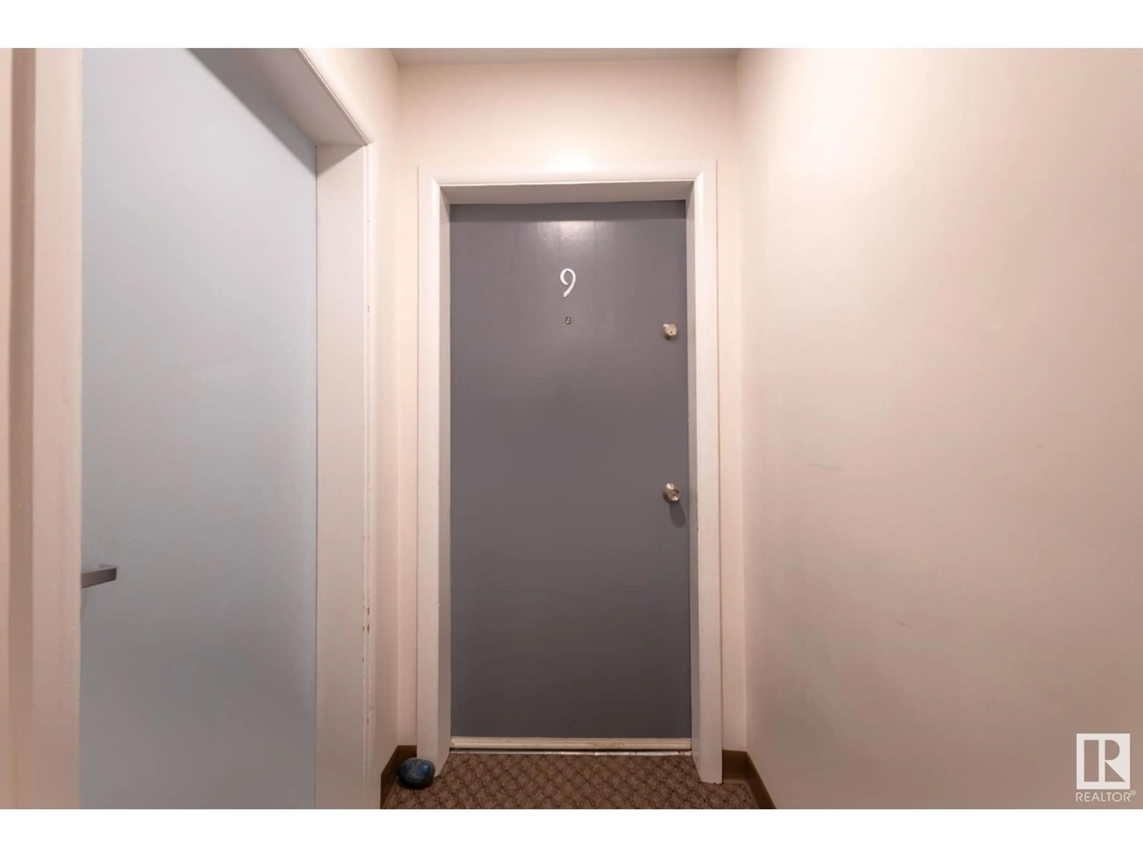 Indoor entryway for #9 - 6920 101 AV, Edmonton Alberta T6A0H7
