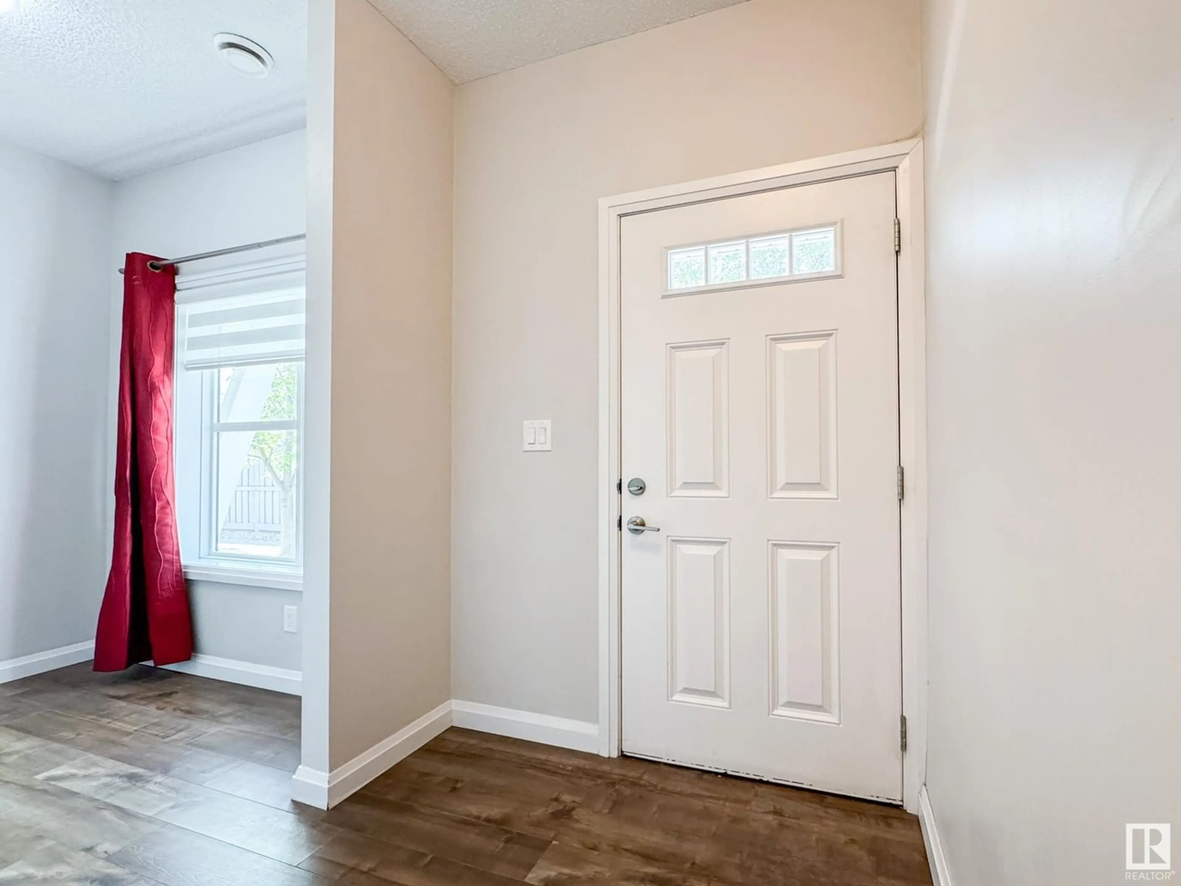 Indoor entryway for #40 - 3710 ALLAN DR, Edmonton Alberta T6W2C4