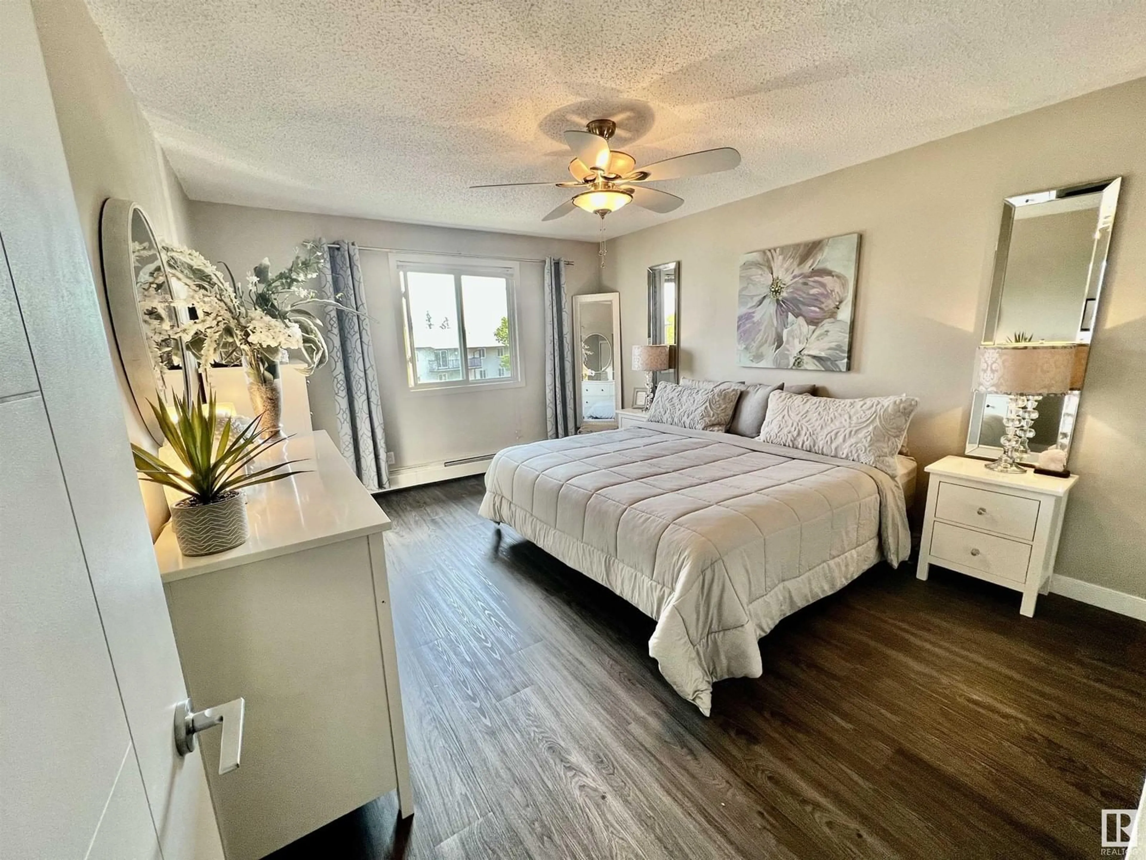 A pic of a room for #210 - 6103 35A AV, Edmonton Alberta T6L1G7