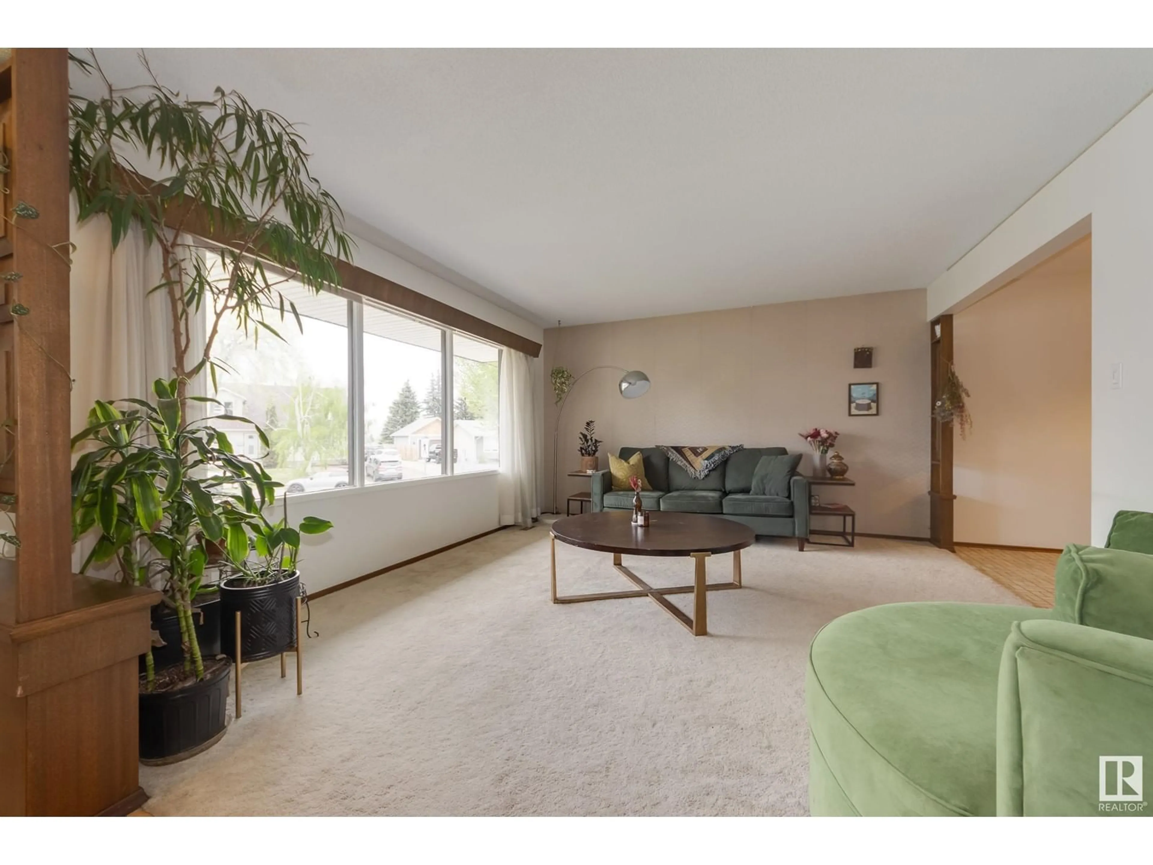 Living room with furniture, unknown for 45 MEADOWBROOK RD, Sherwood Park Alberta T8A0P2