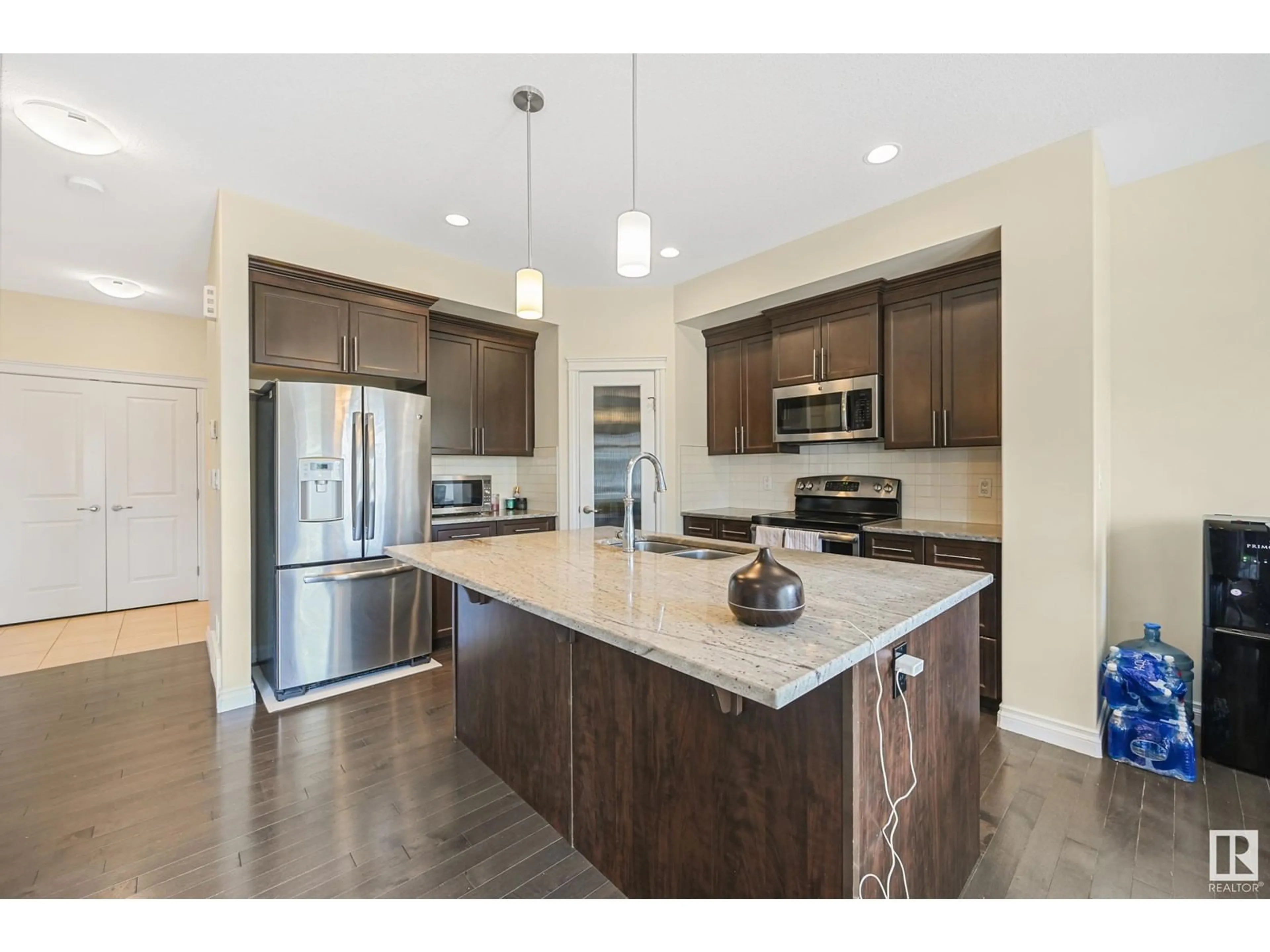 Open concept kitchen, unknown for 13805 138 AV, Edmonton Alberta T6V0M1