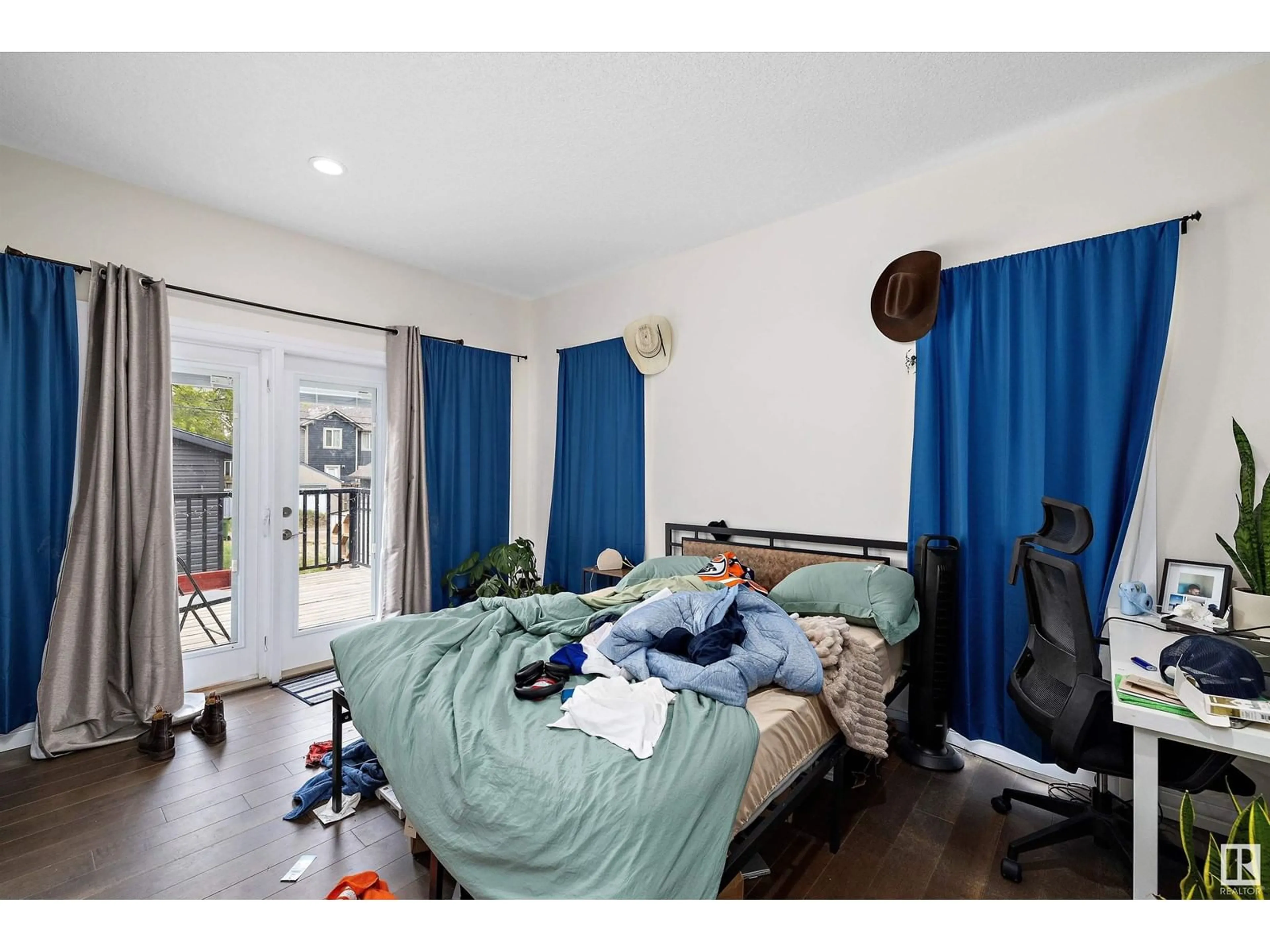 A pic of a room for 10717 76 AV, Edmonton Alberta T6E1L8