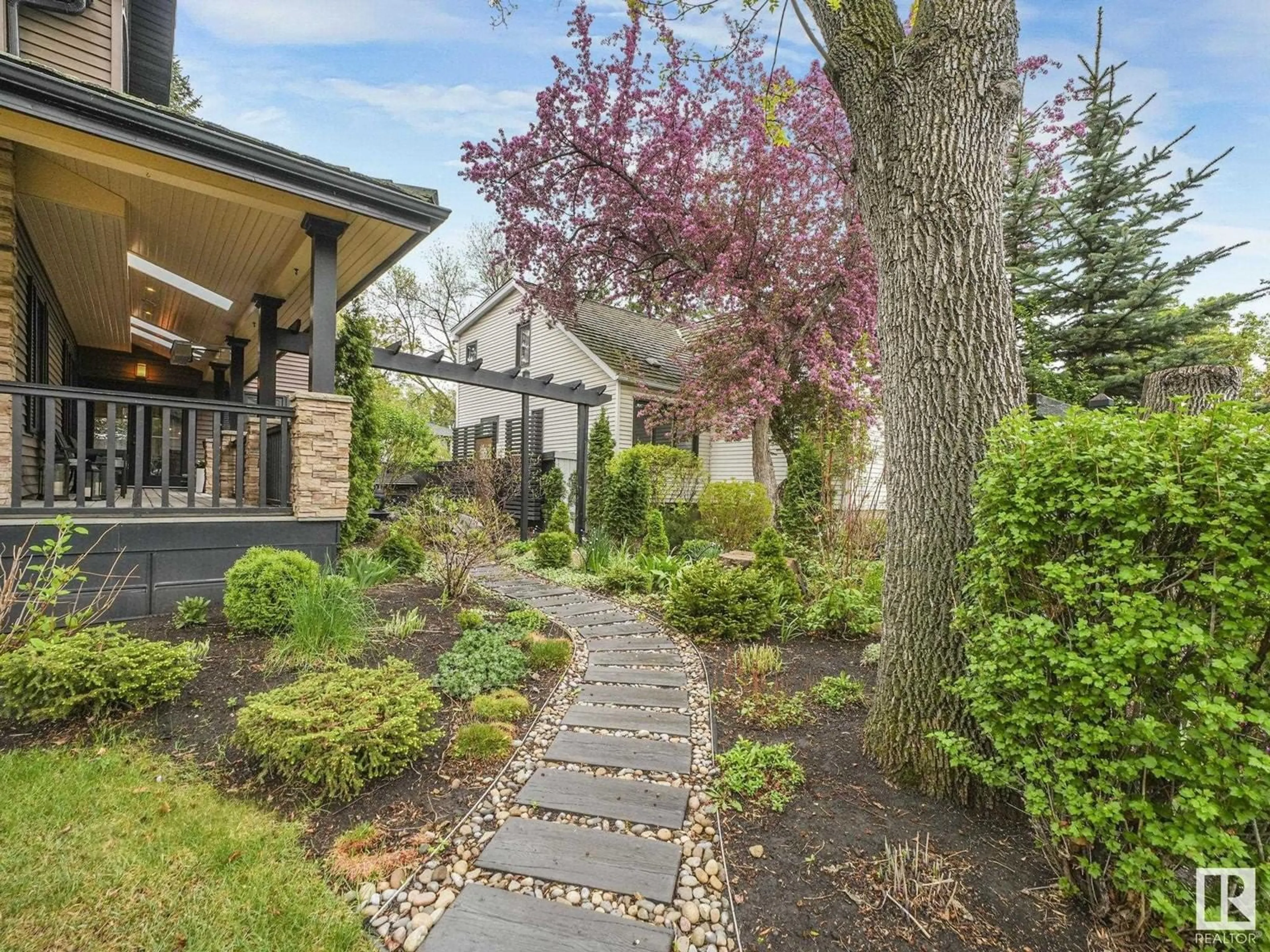 Patio, street for 10543 130 ST, Edmonton Alberta T5N1X9