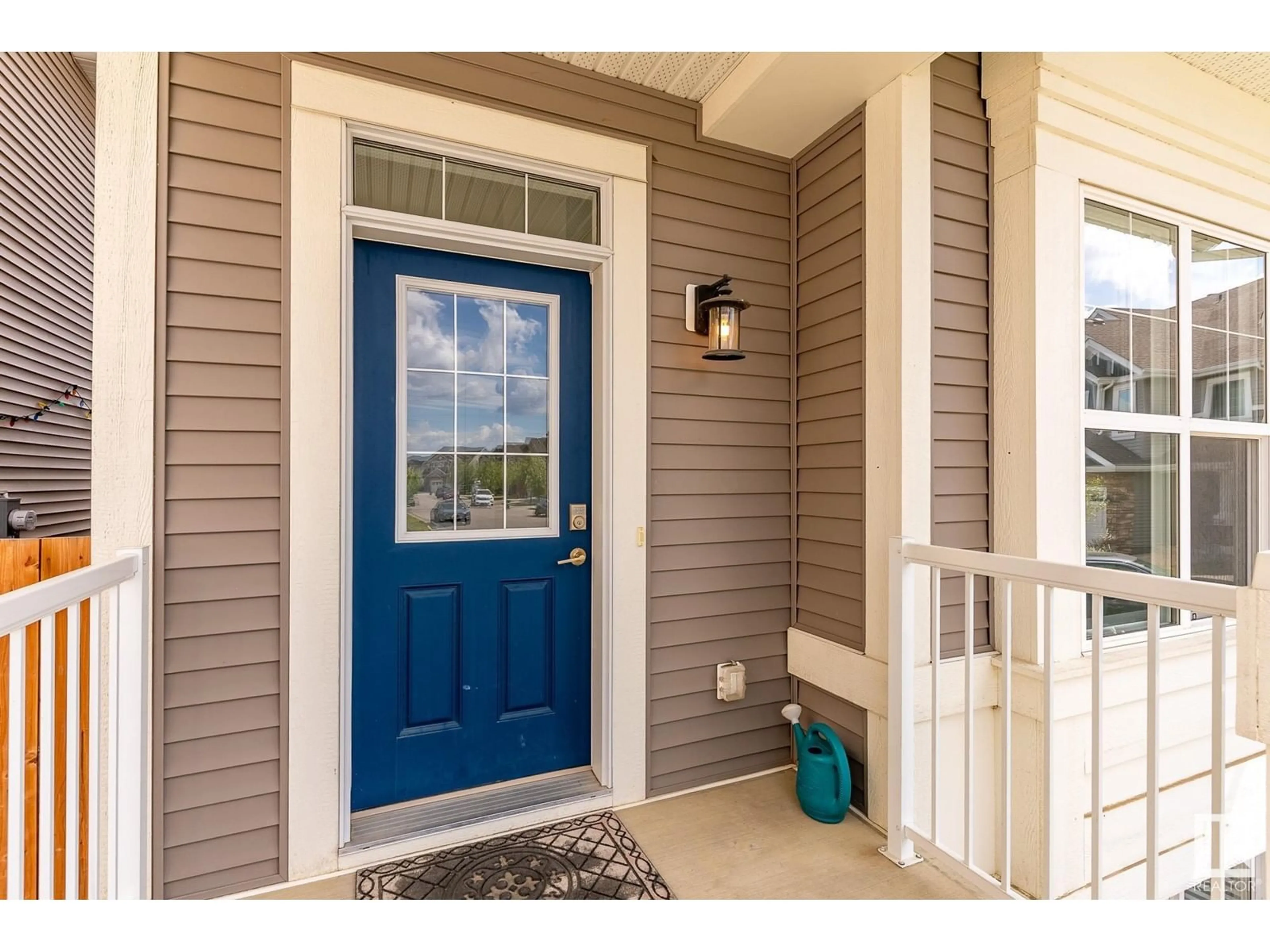 Indoor entryway for 2339 84 ST, Edmonton Alberta T6X2G1