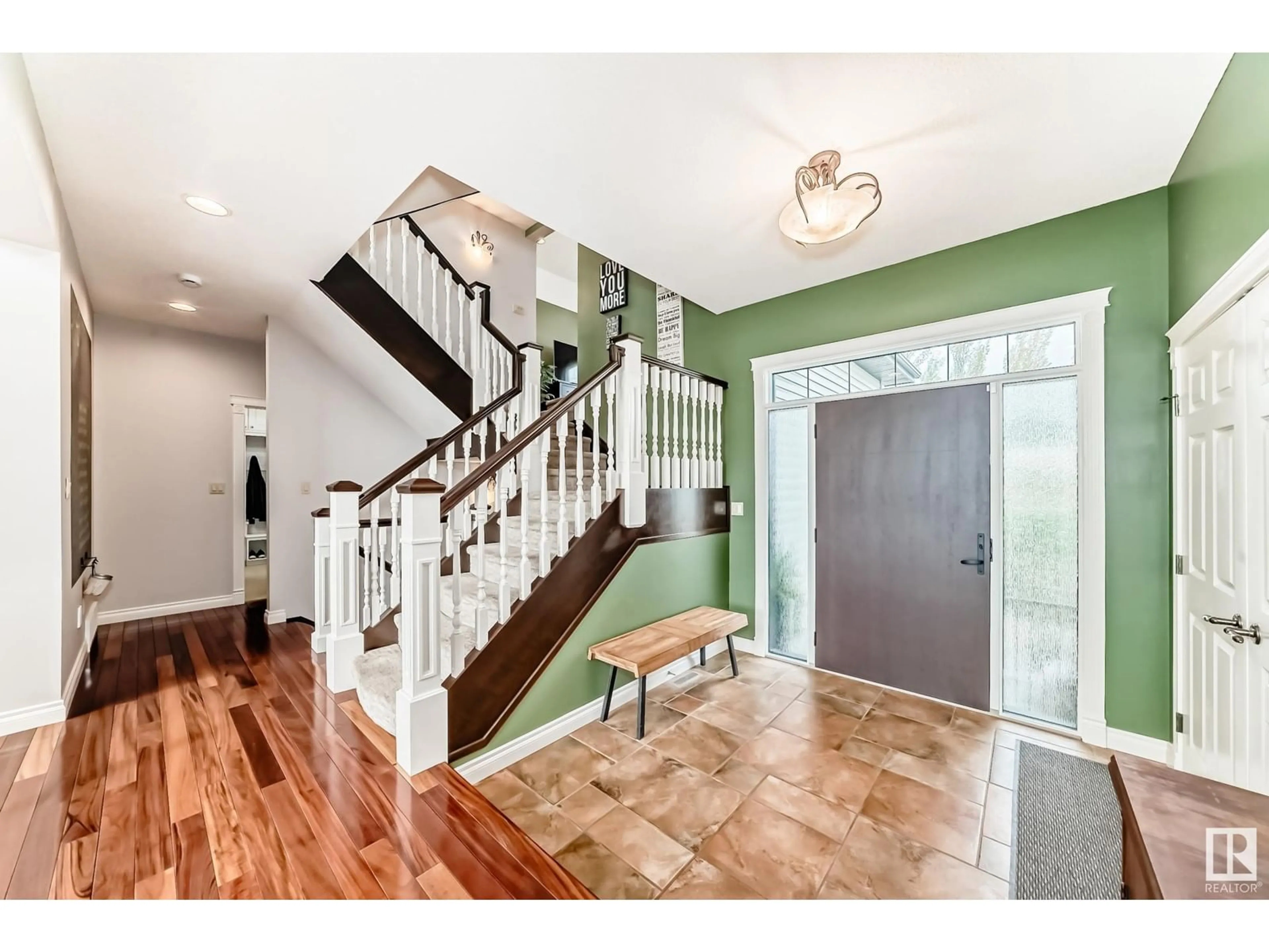 Indoor entryway for 1838 BOWMAN PT, Edmonton Alberta T6W1P7