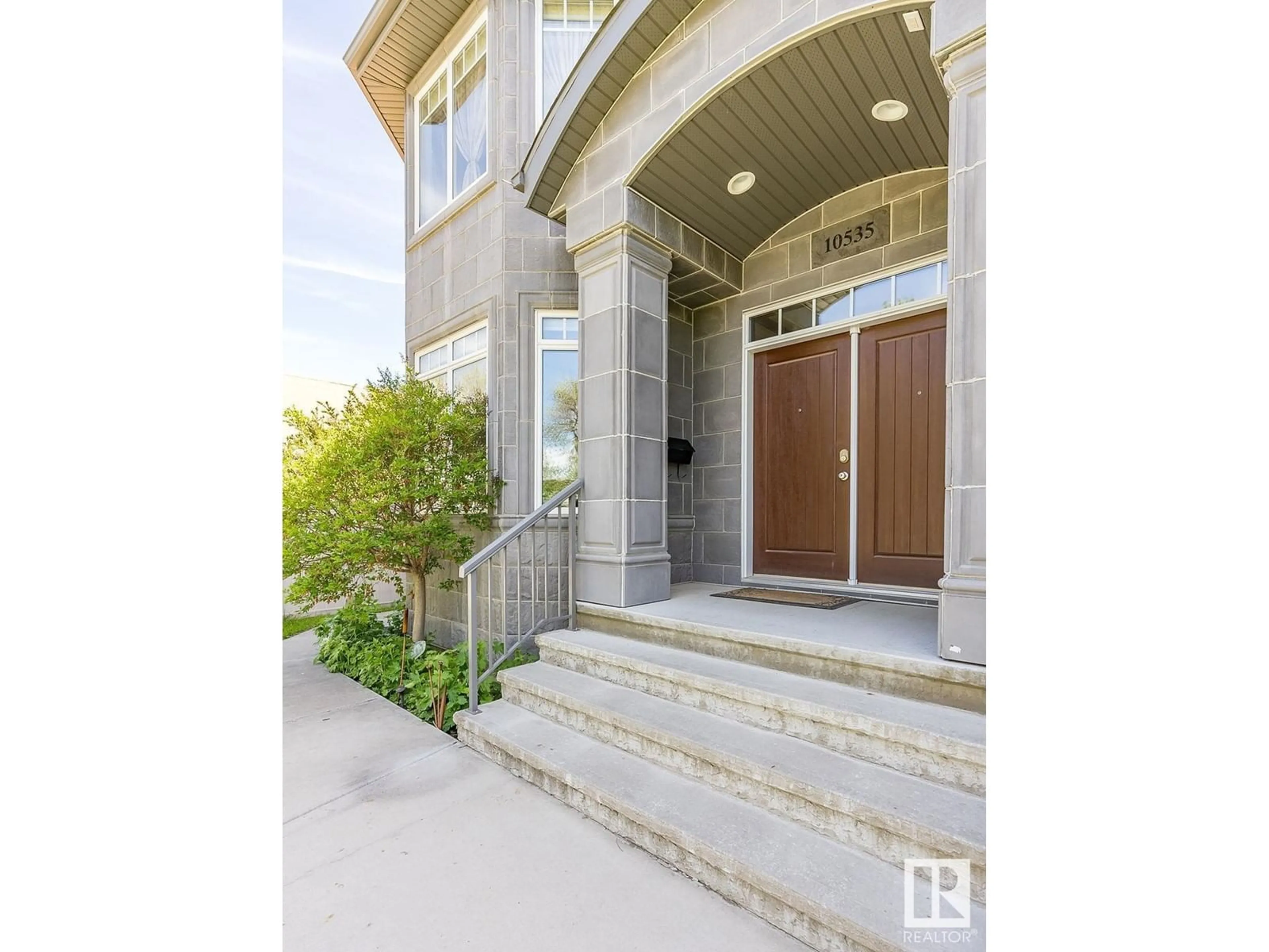 Indoor entryway for NW - 10535 80 ST, Edmonton Alberta T6A3J8
