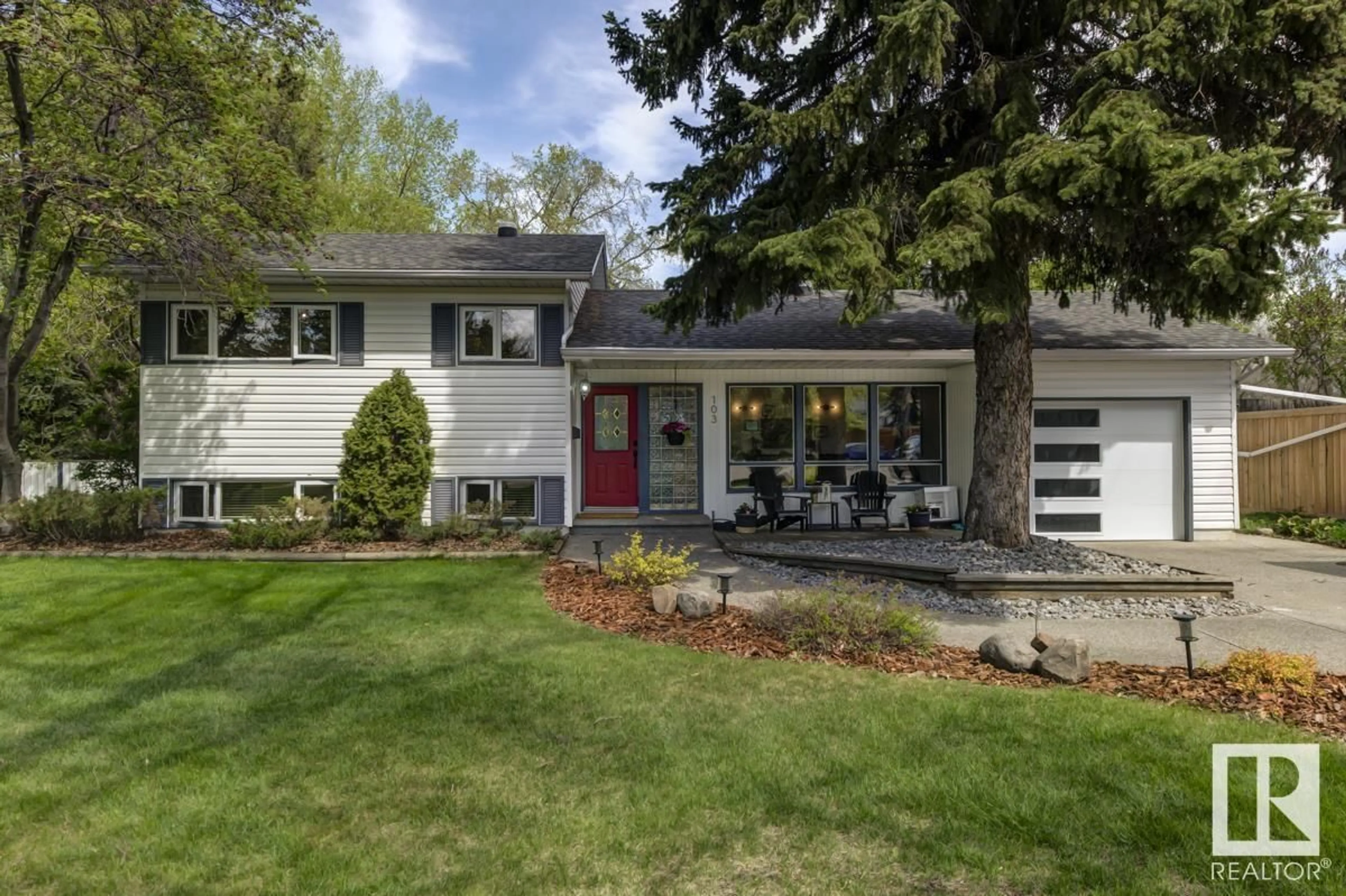 Home with vinyl exterior material, street for 103 LARCH CO, Sherwood Park Alberta T8A1L8