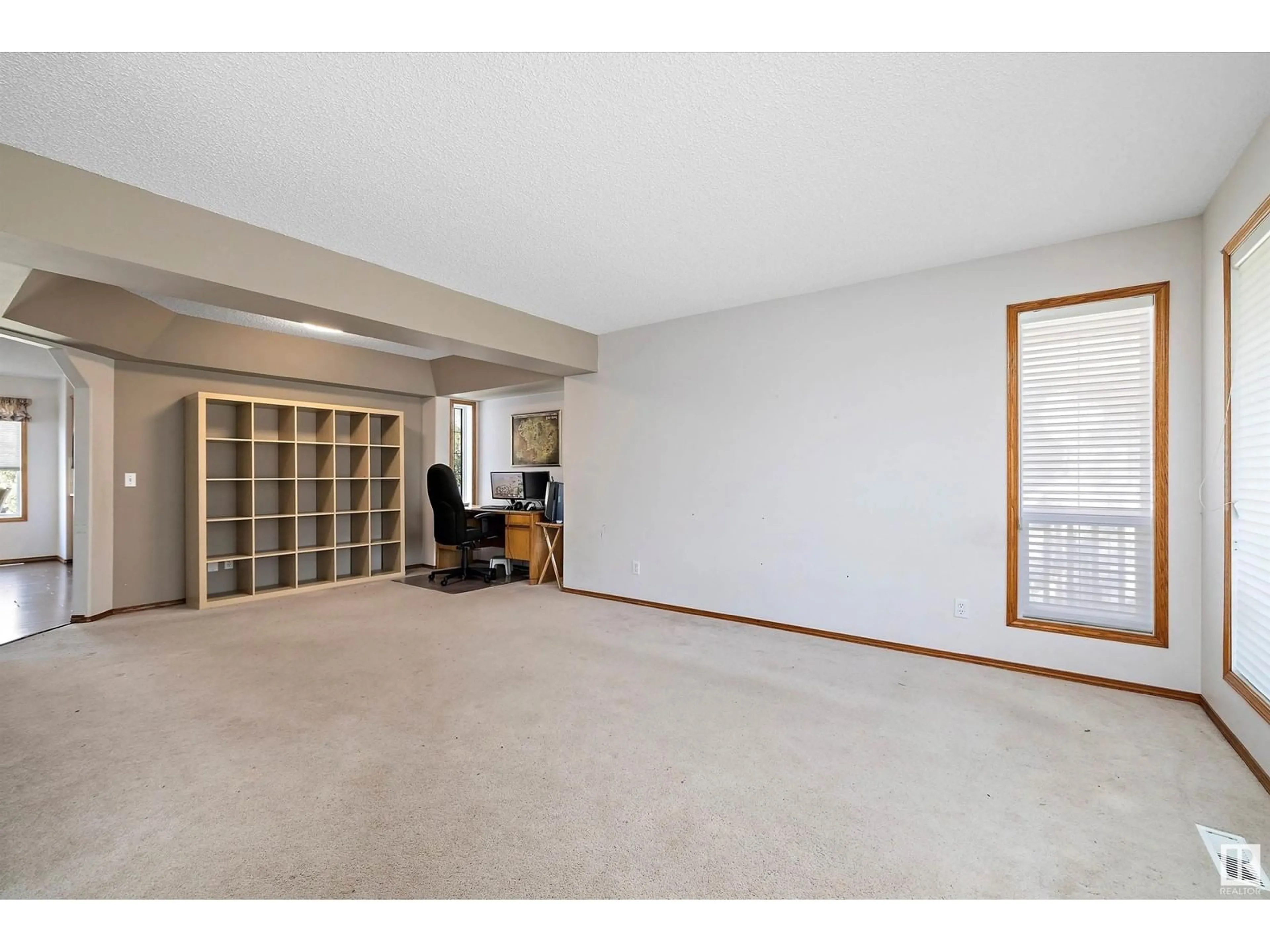 Unknown for 371 LILAC LN, Sherwood Park Alberta T8H1V9